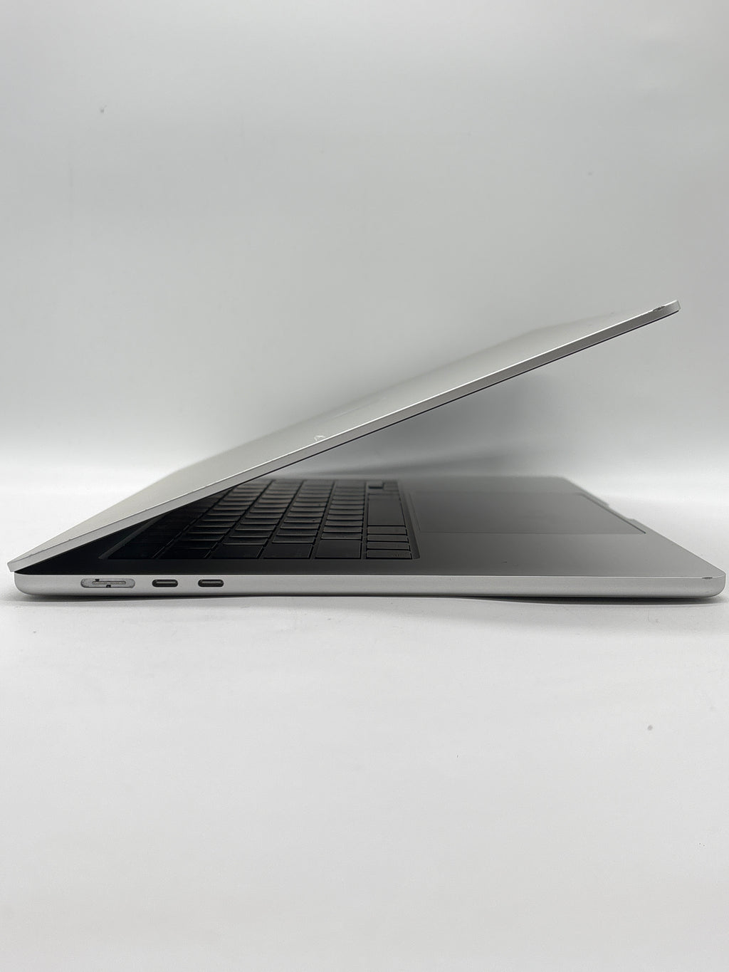 Apple MacBook Air A3114 M3 8GB RAM 256GB SSD