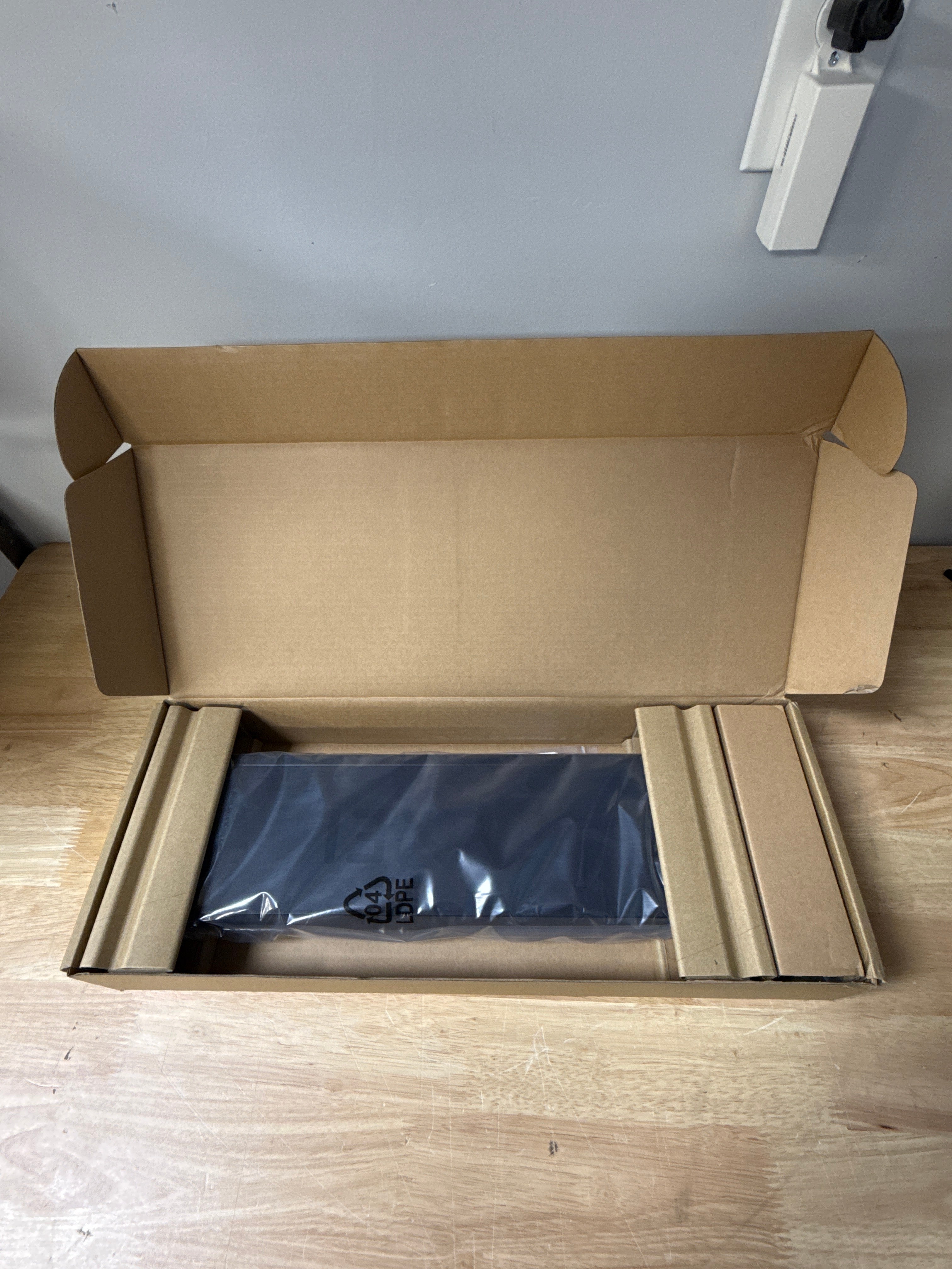ZYXEL GS2220-28 24-Port Gigabit Ethernet Layer 2 Managed Switch - New