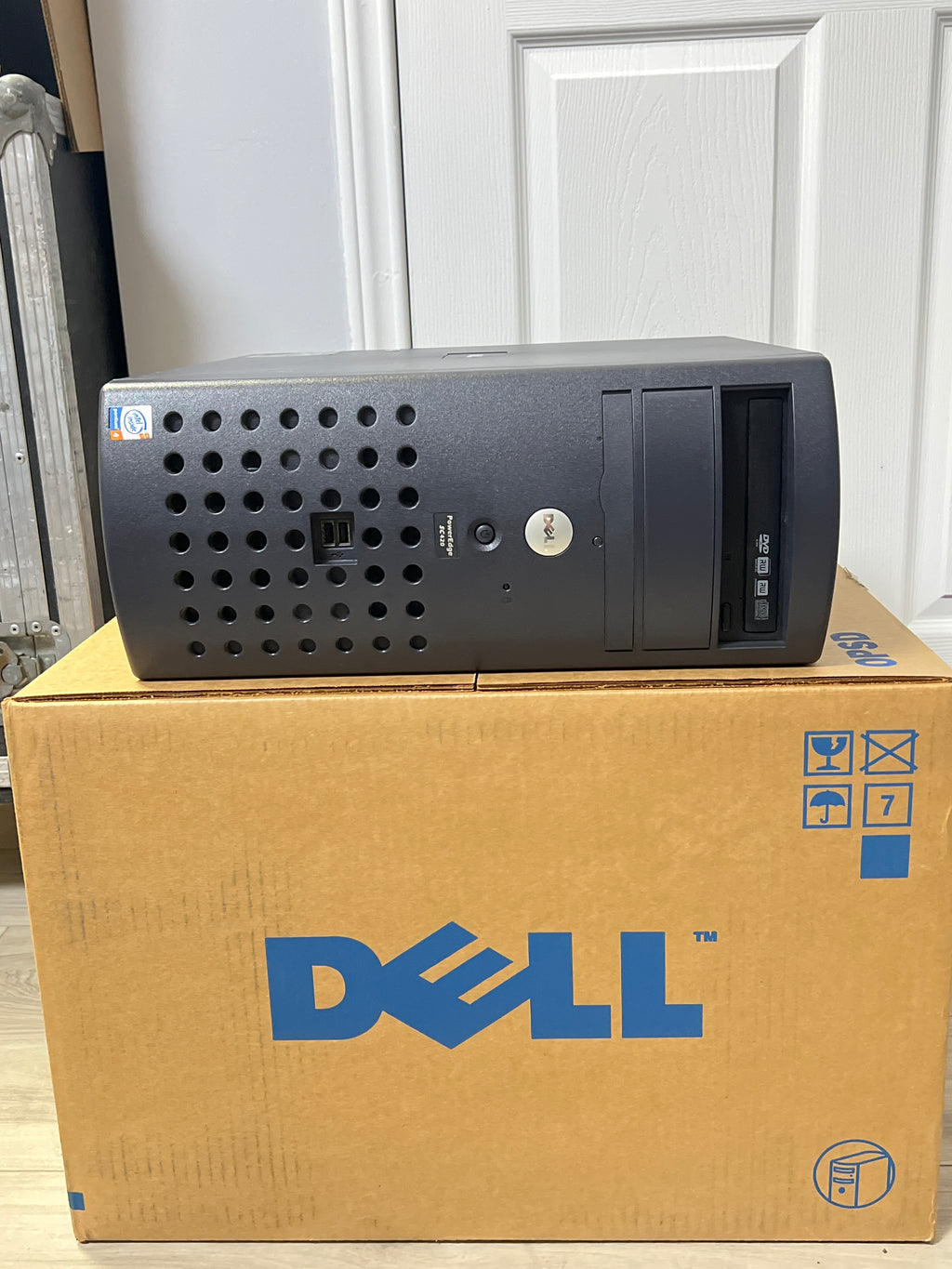 Dell PowerEdge SC-420 Tower Server 512MB RAM 80GB HDD - New Open Box