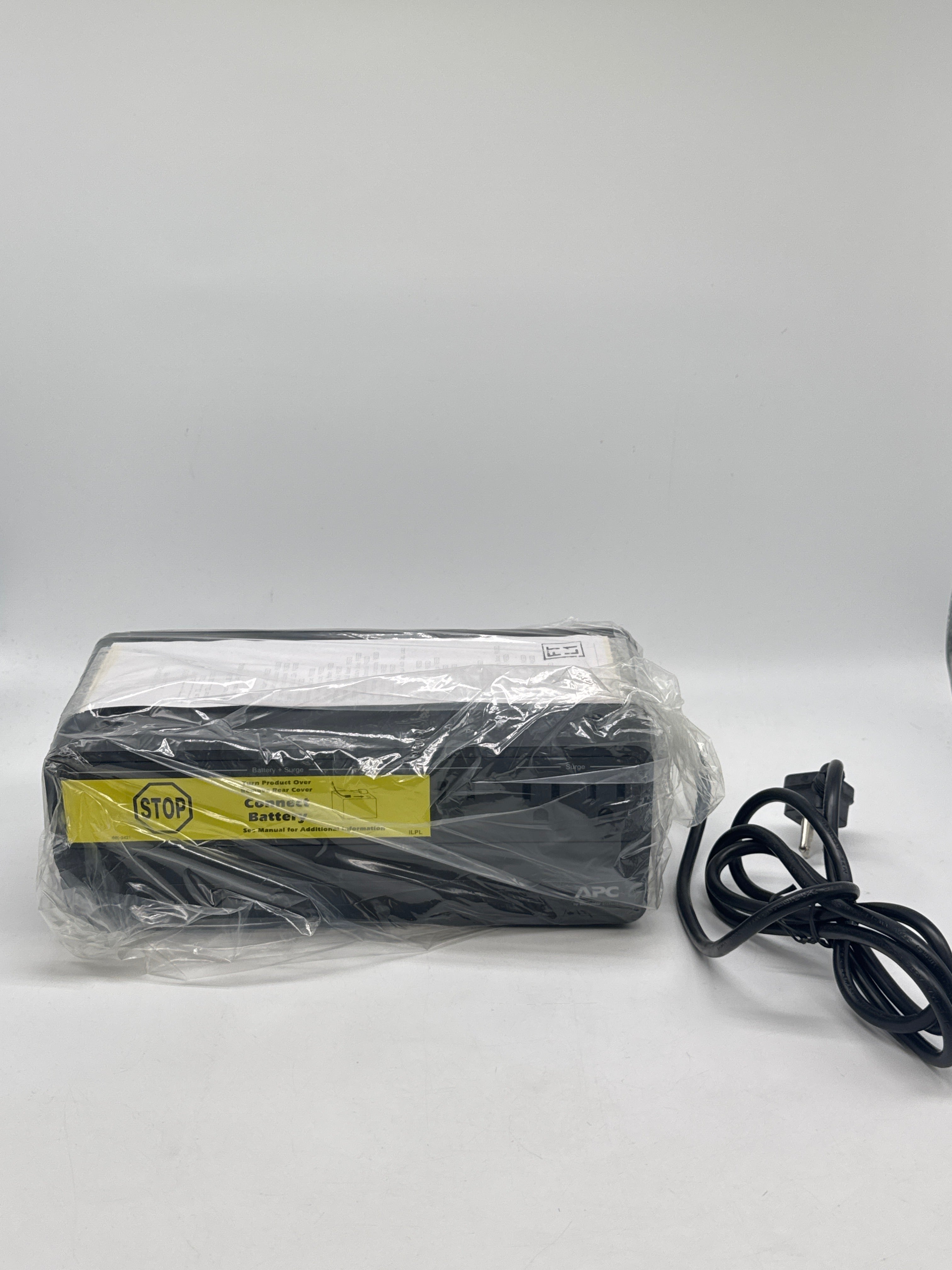 APC Back-UPS BE600M1 600 VA 330W New open box