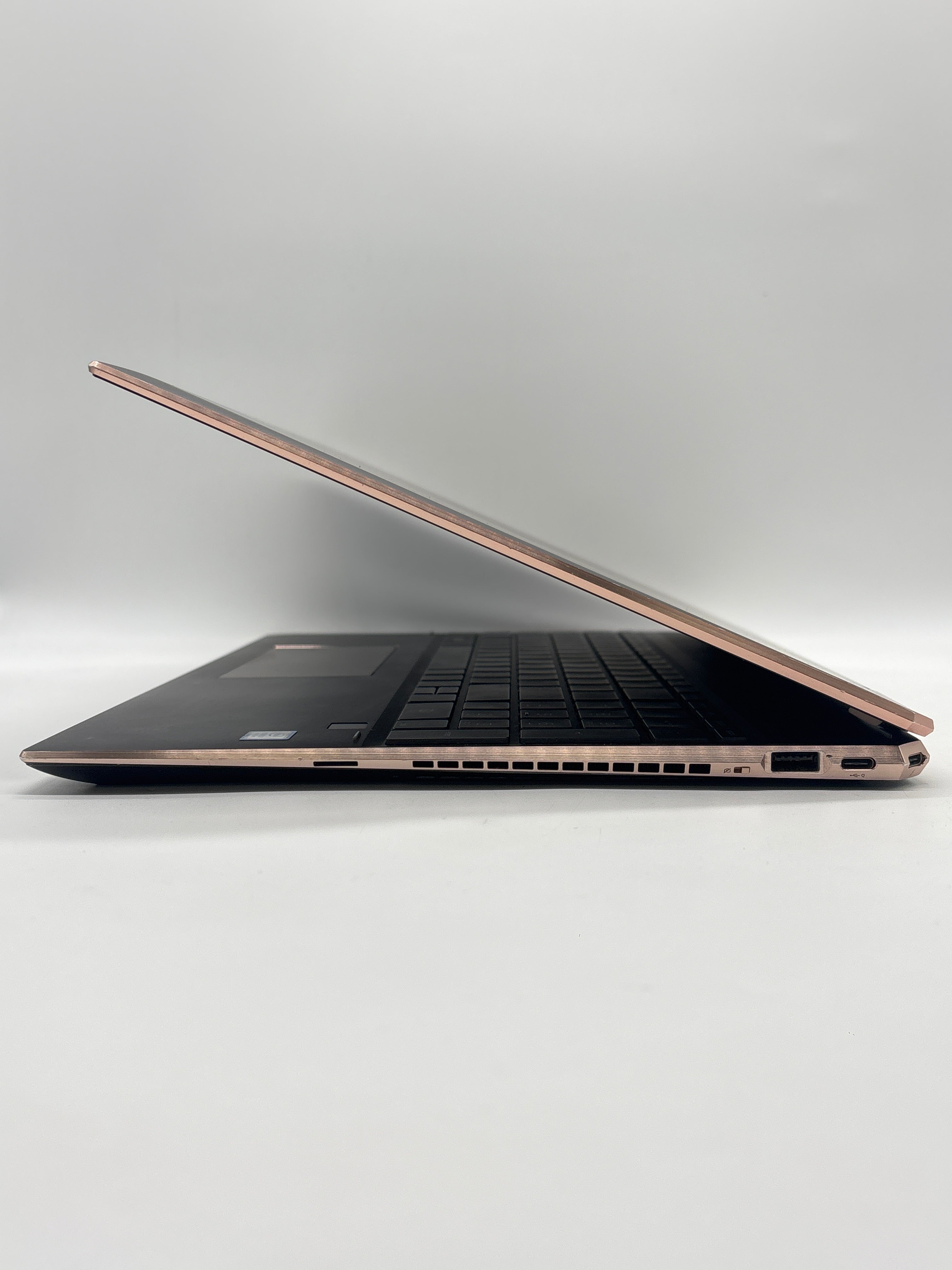 HP Spectre x360 15-df0033dx i7-8565U 16GB RAM 512GB SSD MX150