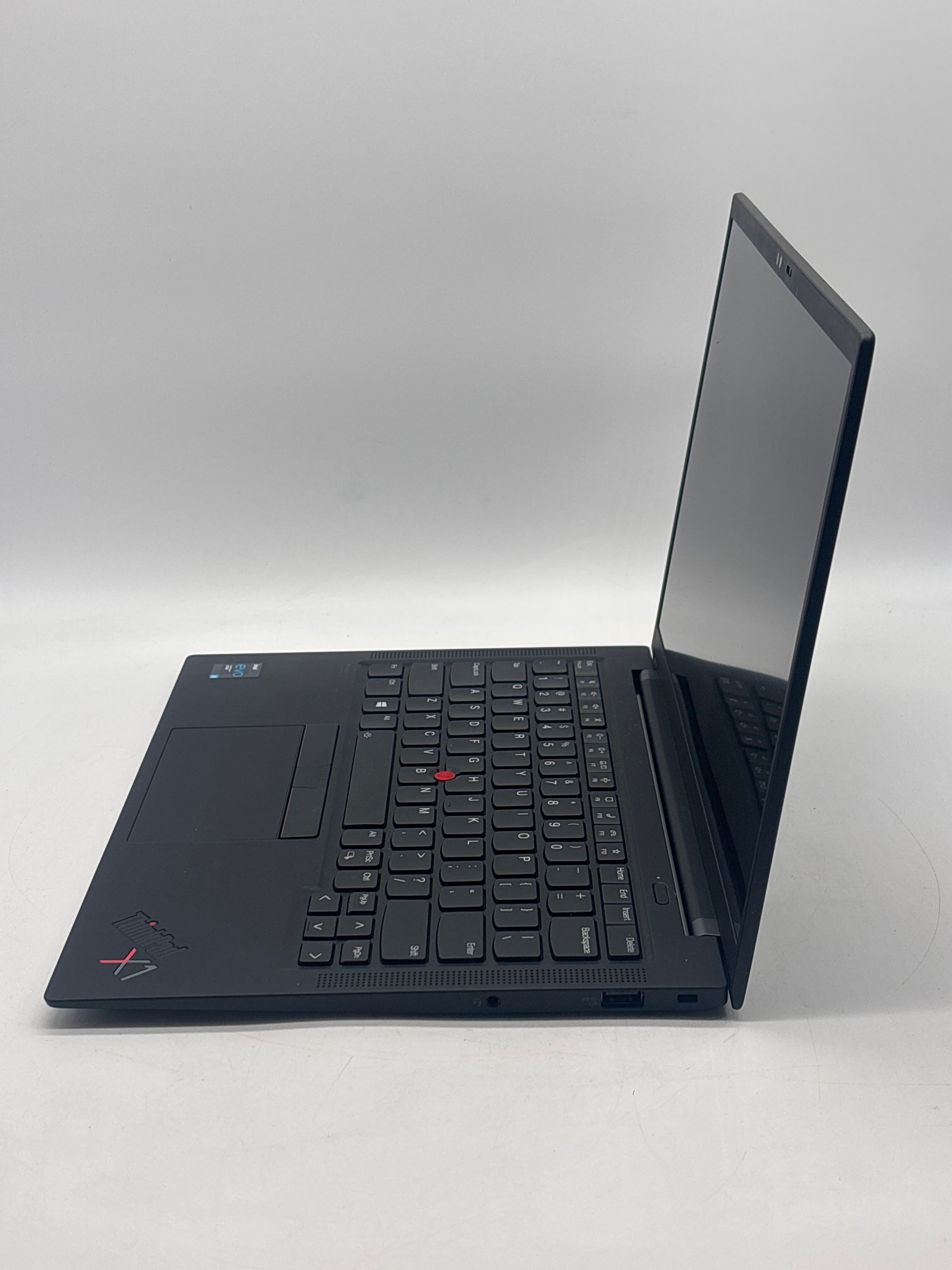 Lenovo ThinkPad X1 Carbon Gen 9 i5-1135G7 512GB 16GB RAM Win11 - Used