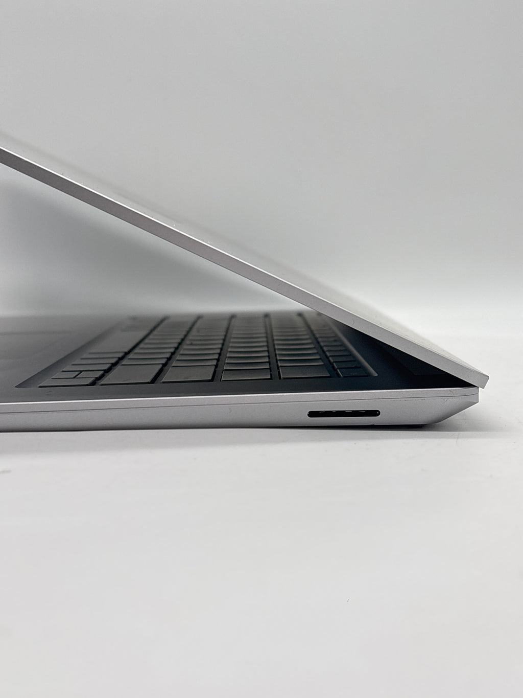 Microsoft Surface Laptop 4 i7-1185G7 8GB RAM 512GB SSD