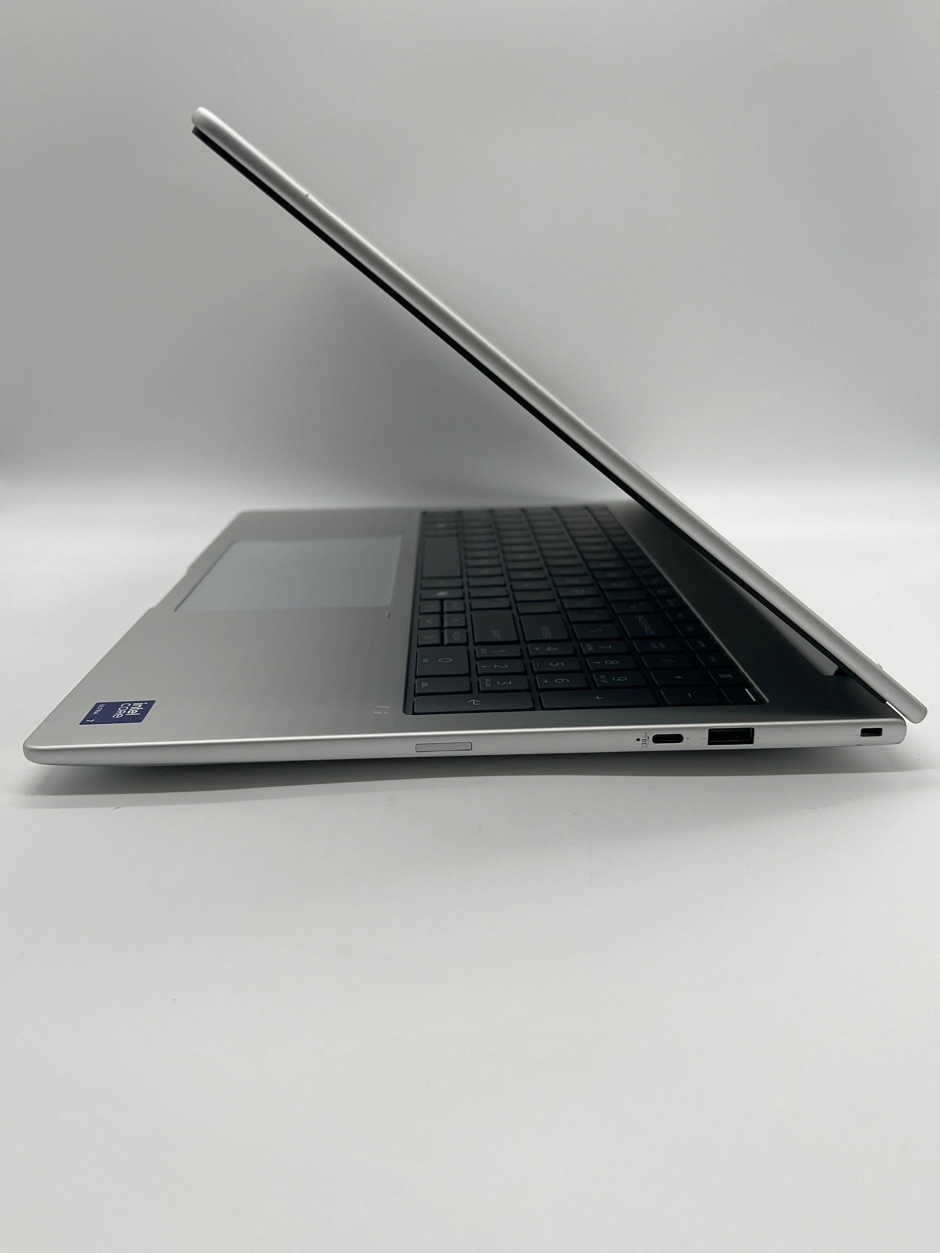 HP EliteBook 8 G1i 16 AI Ultra 7 32GB 1TB SSD Silver