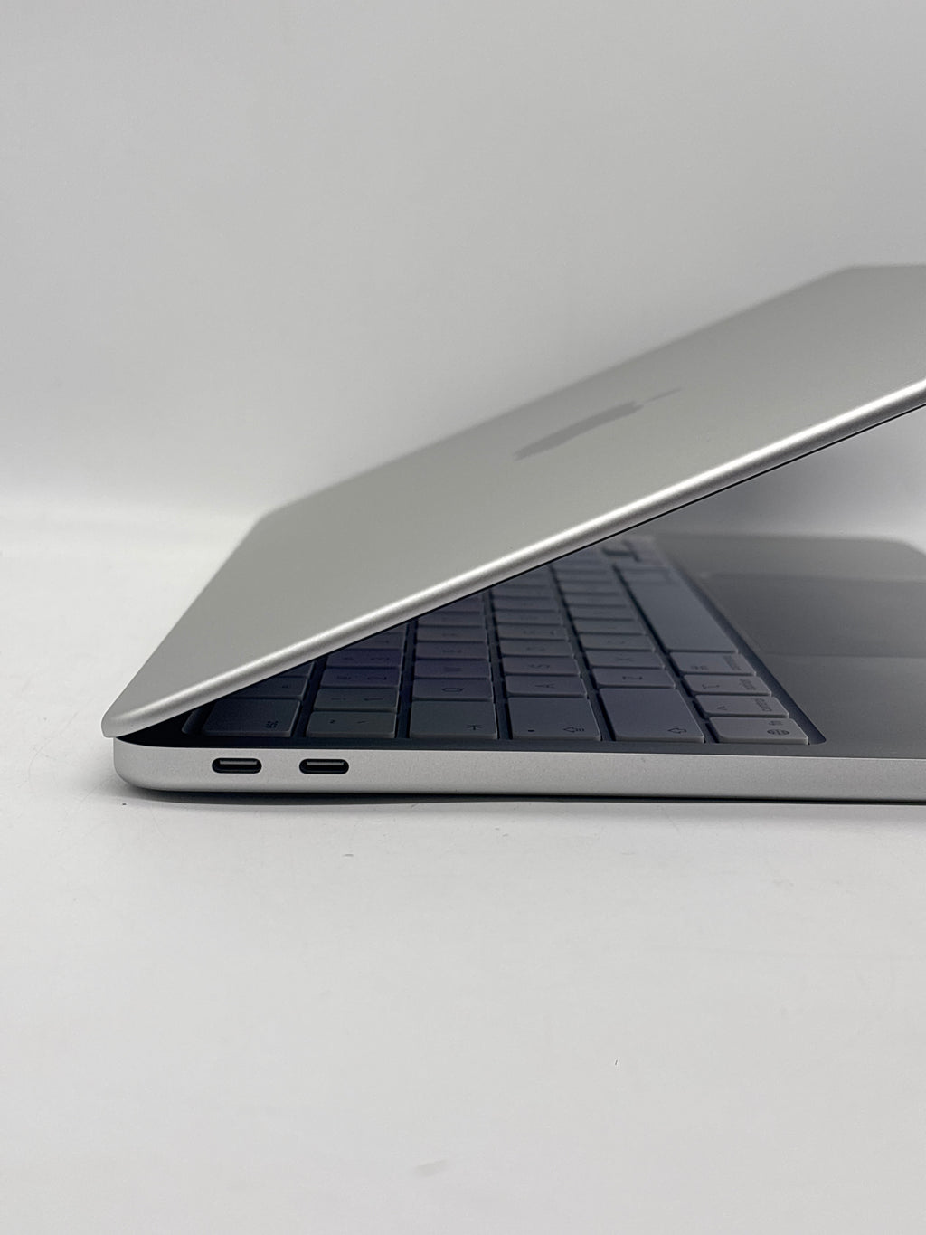 Apple MacBook Neo 13" A3404 A18 Pro 8GB RAM 256GB SSD - Used