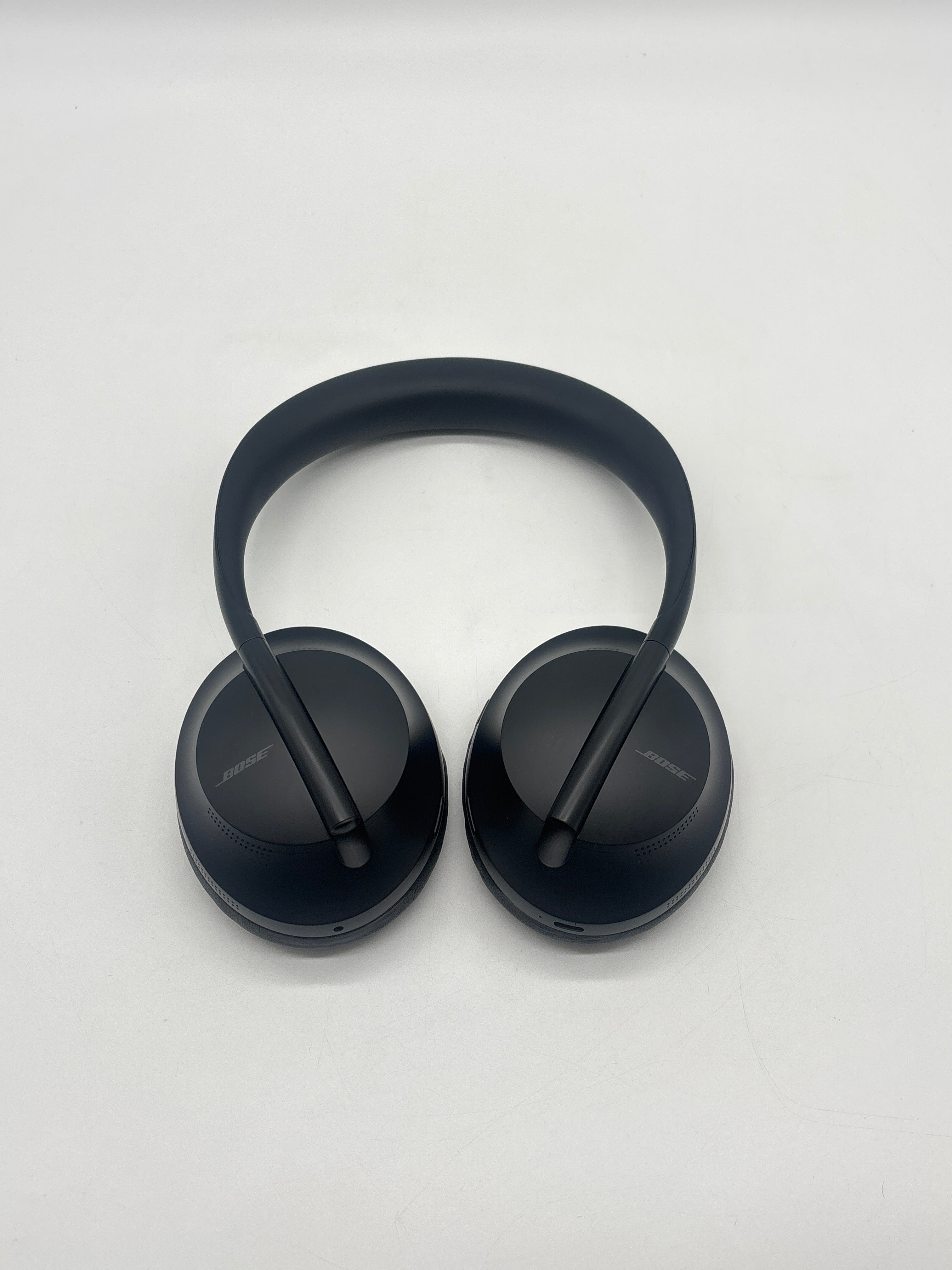 Bose Noise Cancelling Headphones 700 –  Black Used