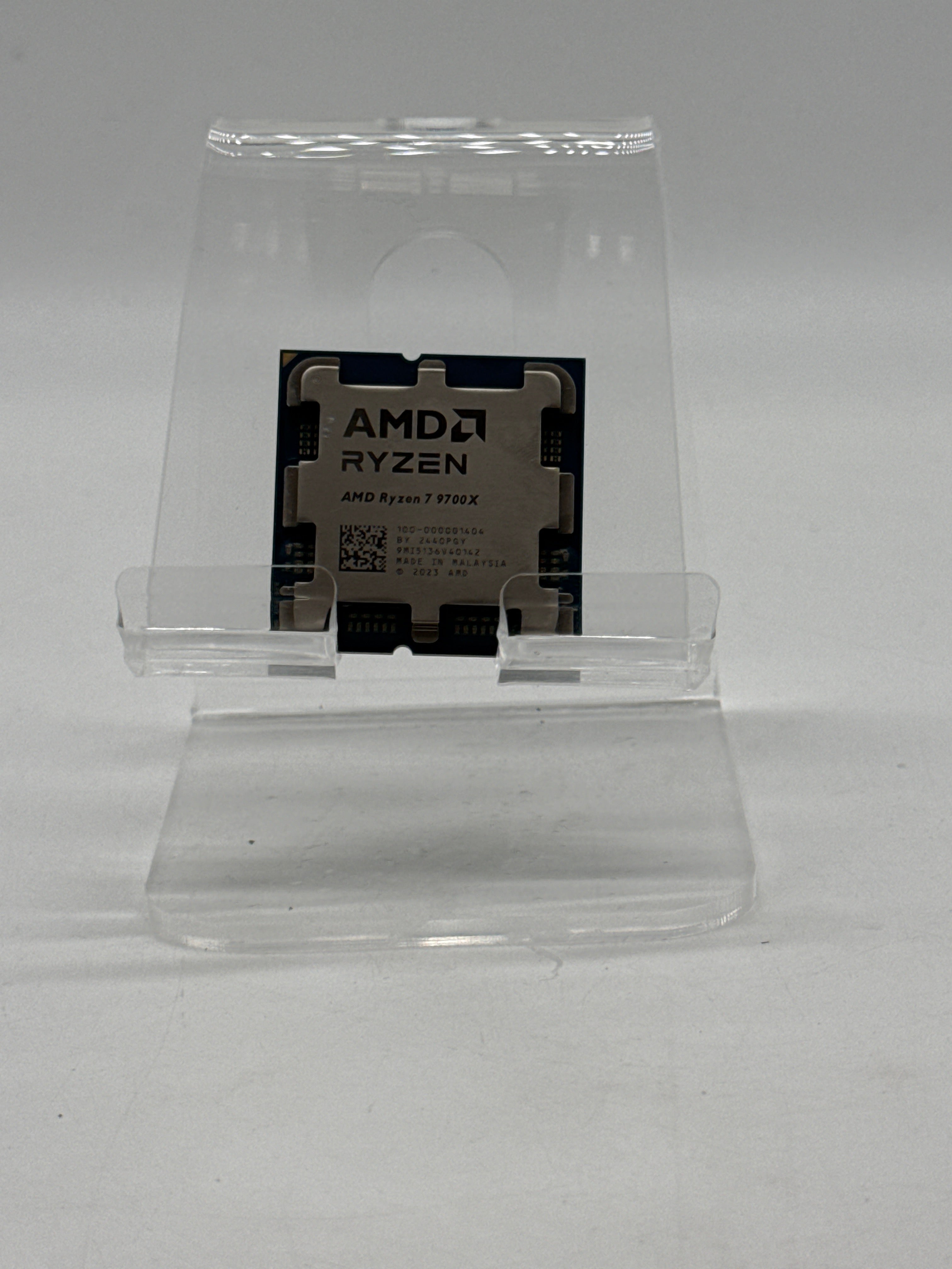AMD Ryzen 7 9700X 8-Core 16-Thread Socket AM5 Processor 3.8GHz - Used