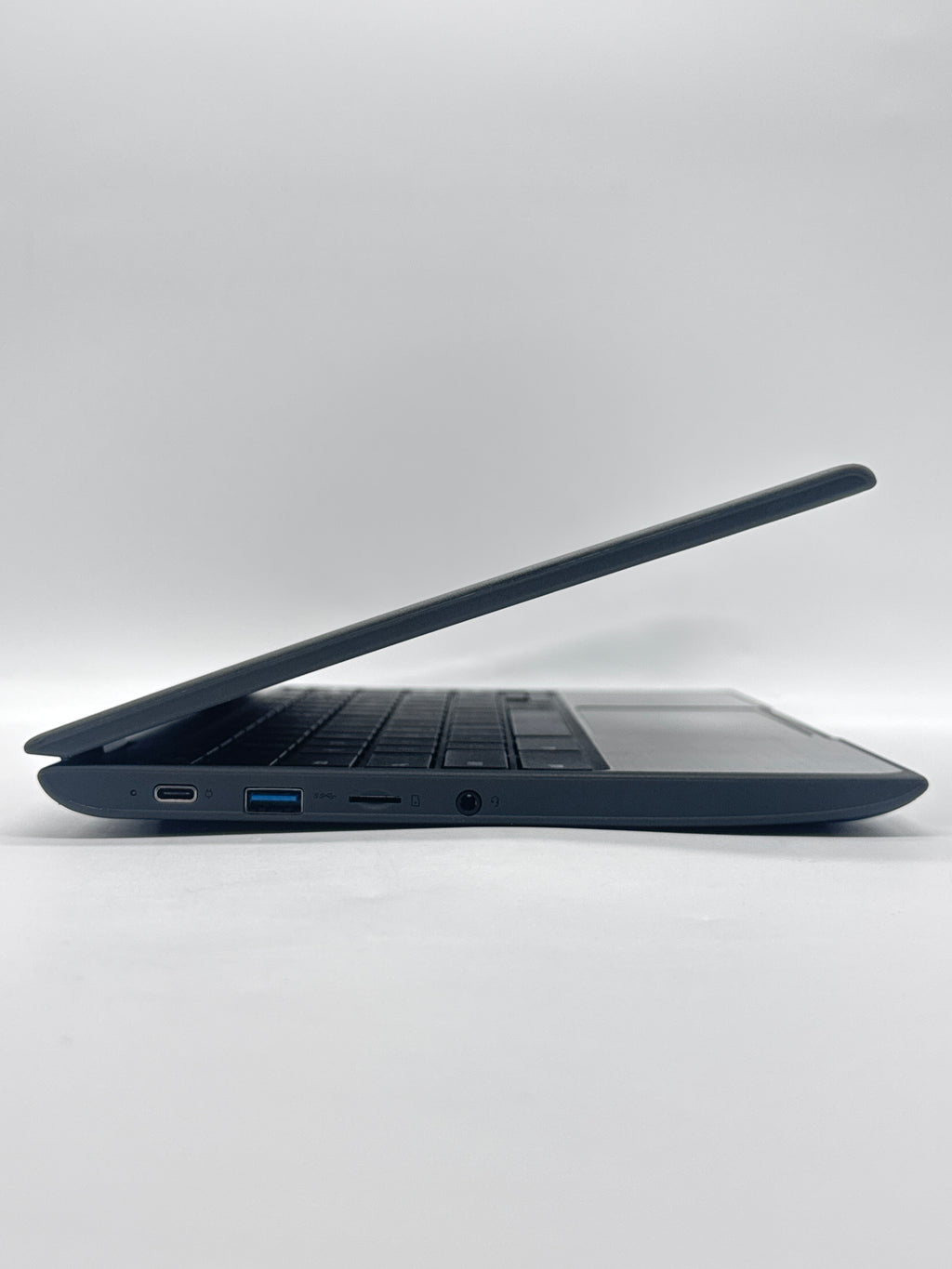 Lenovo 100e Chromebook 2nd Gen AMD 4-9210C 4GB RAM 32GB SSD - Used