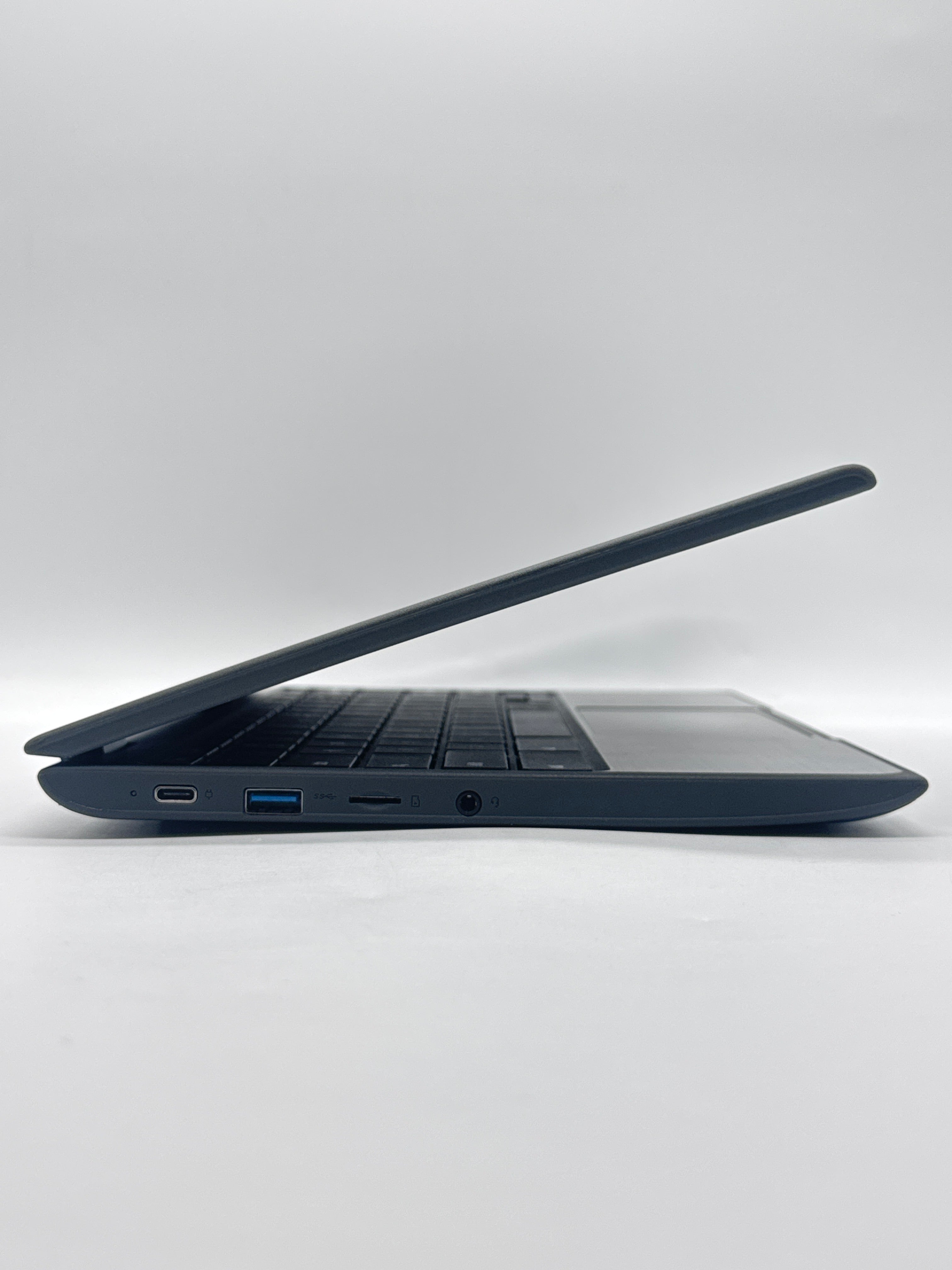 Lenovo 100e Chromebook 2nd Gen AMD 4-9210C 4GB RAM 32GB SSD - Used