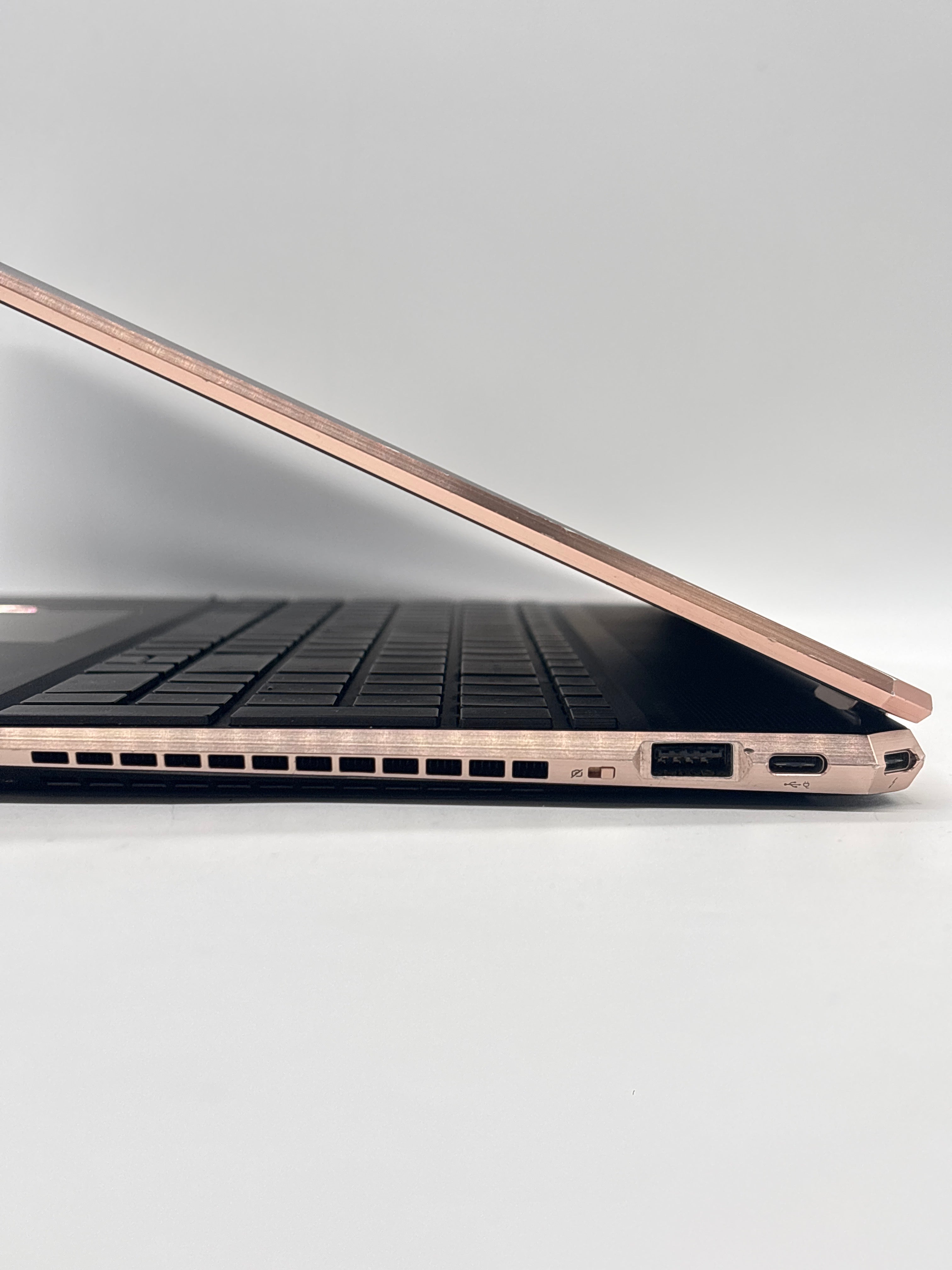 HP Spectre x360 15-df0033dx i7-8565U 16GB RAM 512GB SSD MX150