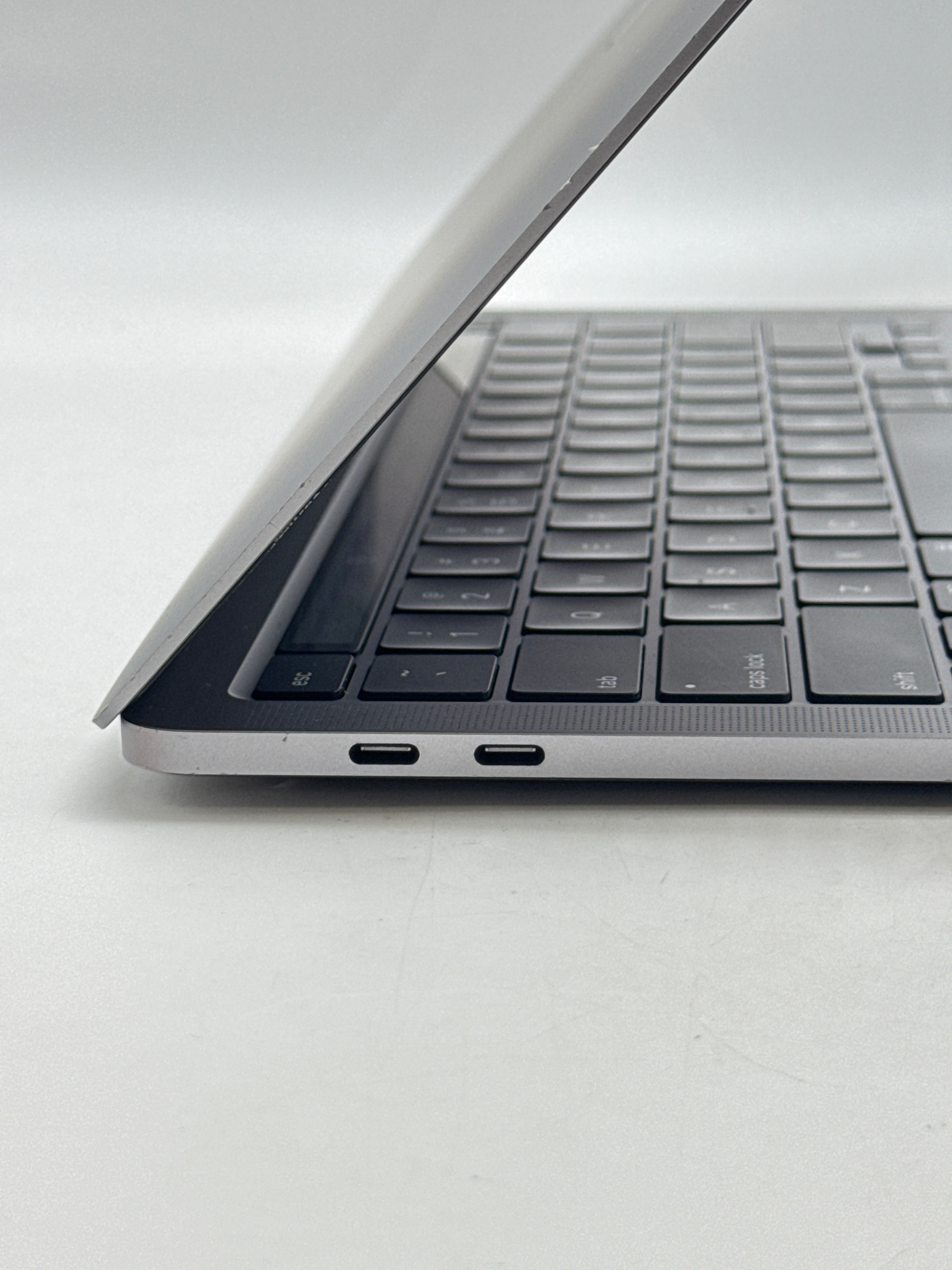 Apple MacBook Pro 13" M1 A2338 8GB RAM 256GB SSD - Used