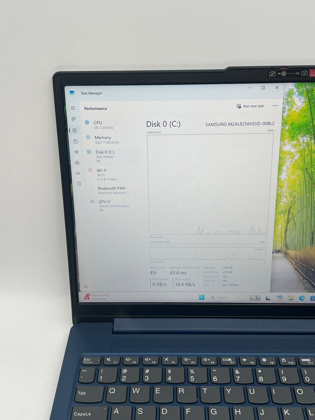 Lenovo IdeaPad Slim 3 15.6" i3-N305 8GB 256GB - Used