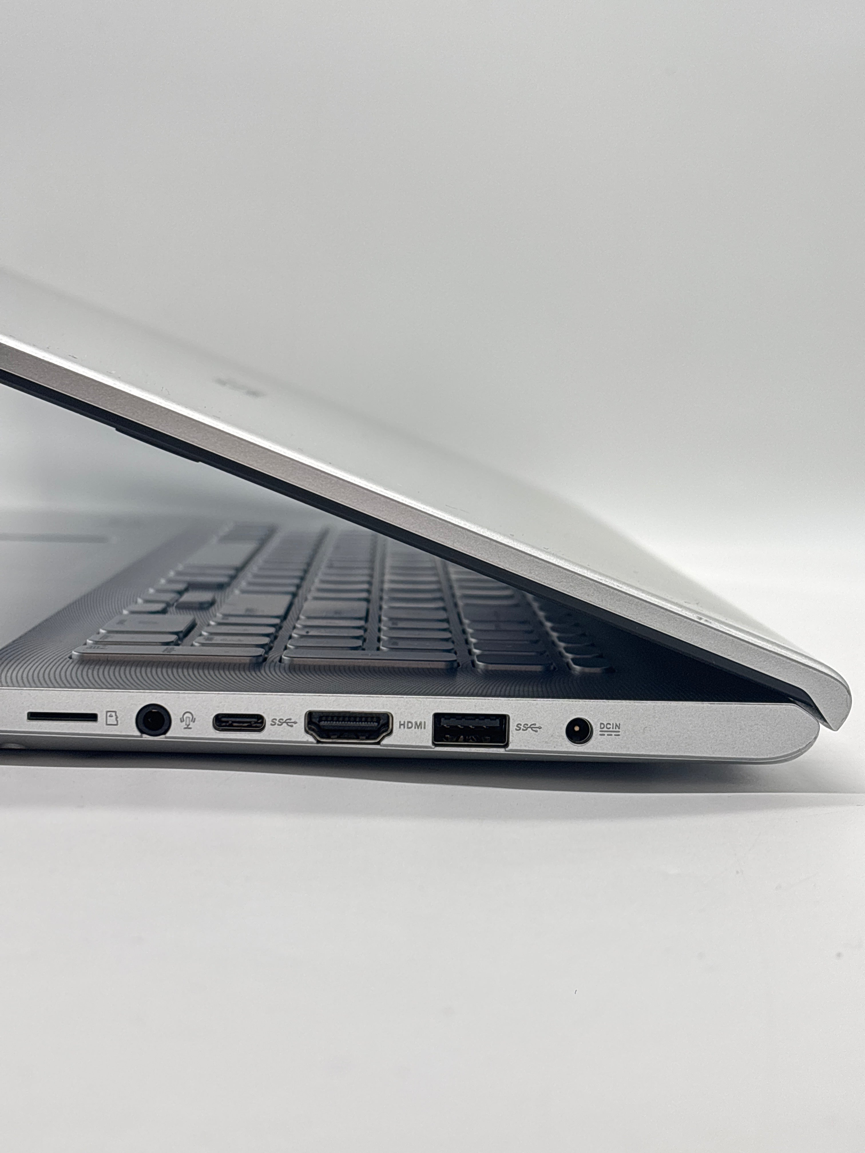 Asus VivoBook X712J i5-1035G112 12GB RAM 1TB SSD - For Parts (Read DESC)