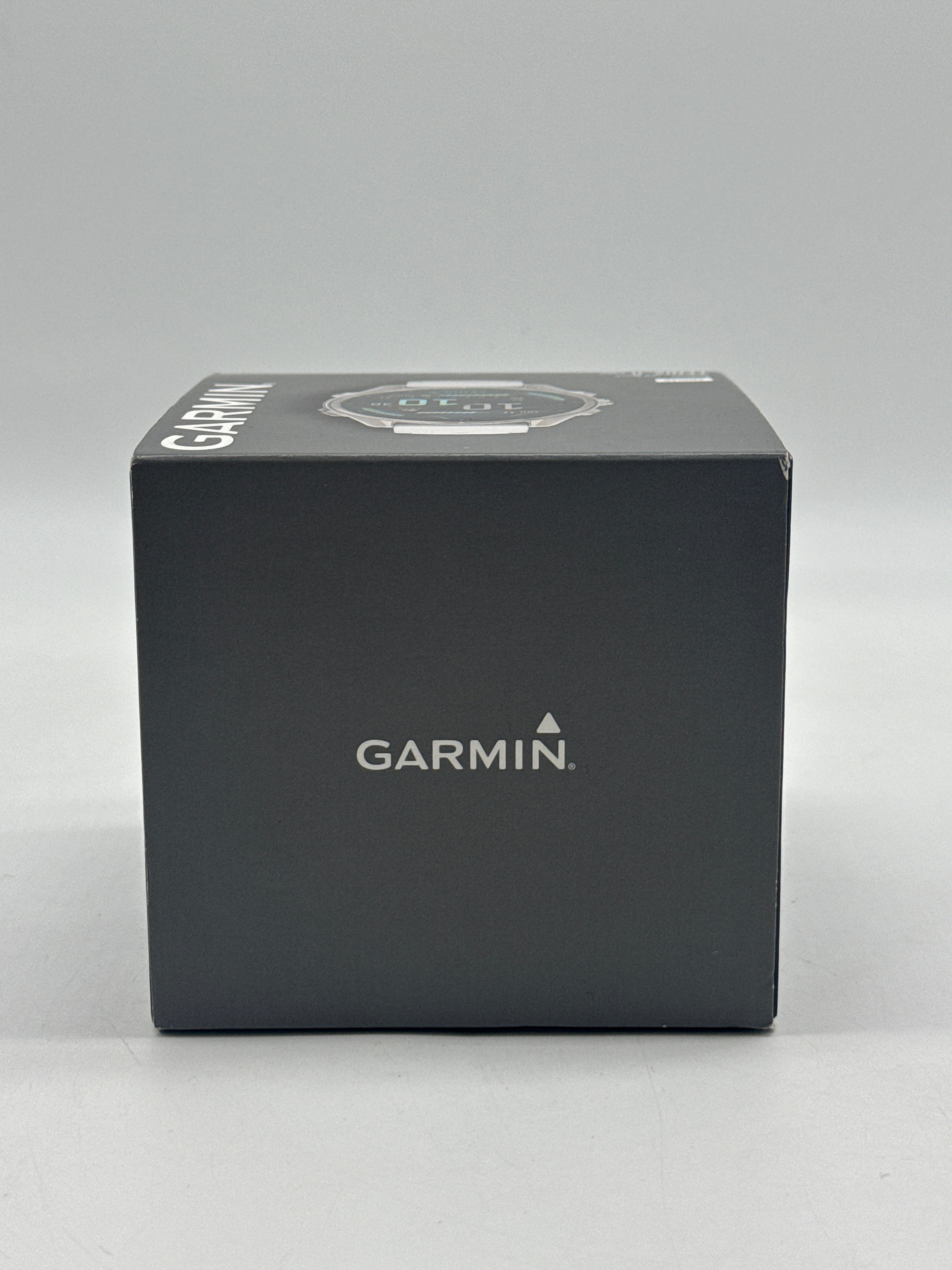 Garmin Fenix 8 AMOLED 43mm GPS White - New