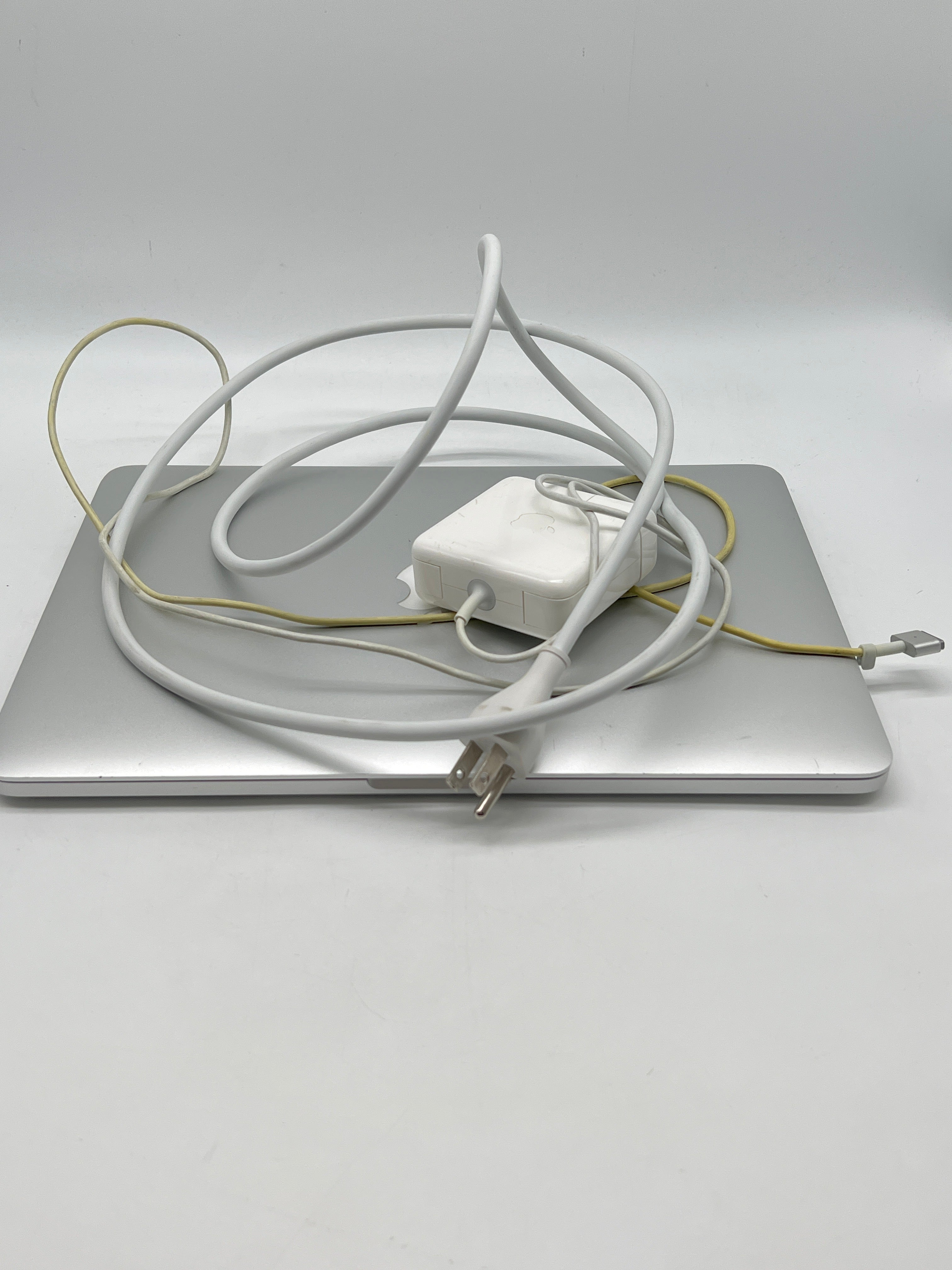 Apple MacBook Pro 13" A1502 i5 16GB RAM 512GB Flash Storage - Used
