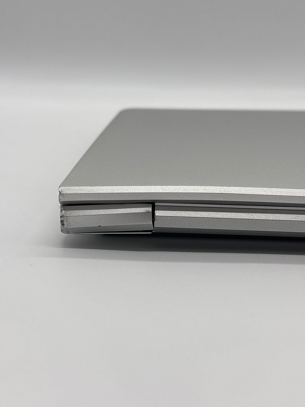 HP EliteBook 650 G10 i5-1335U 8GB RAM 256GB SSD - Used (Bent Hinge)