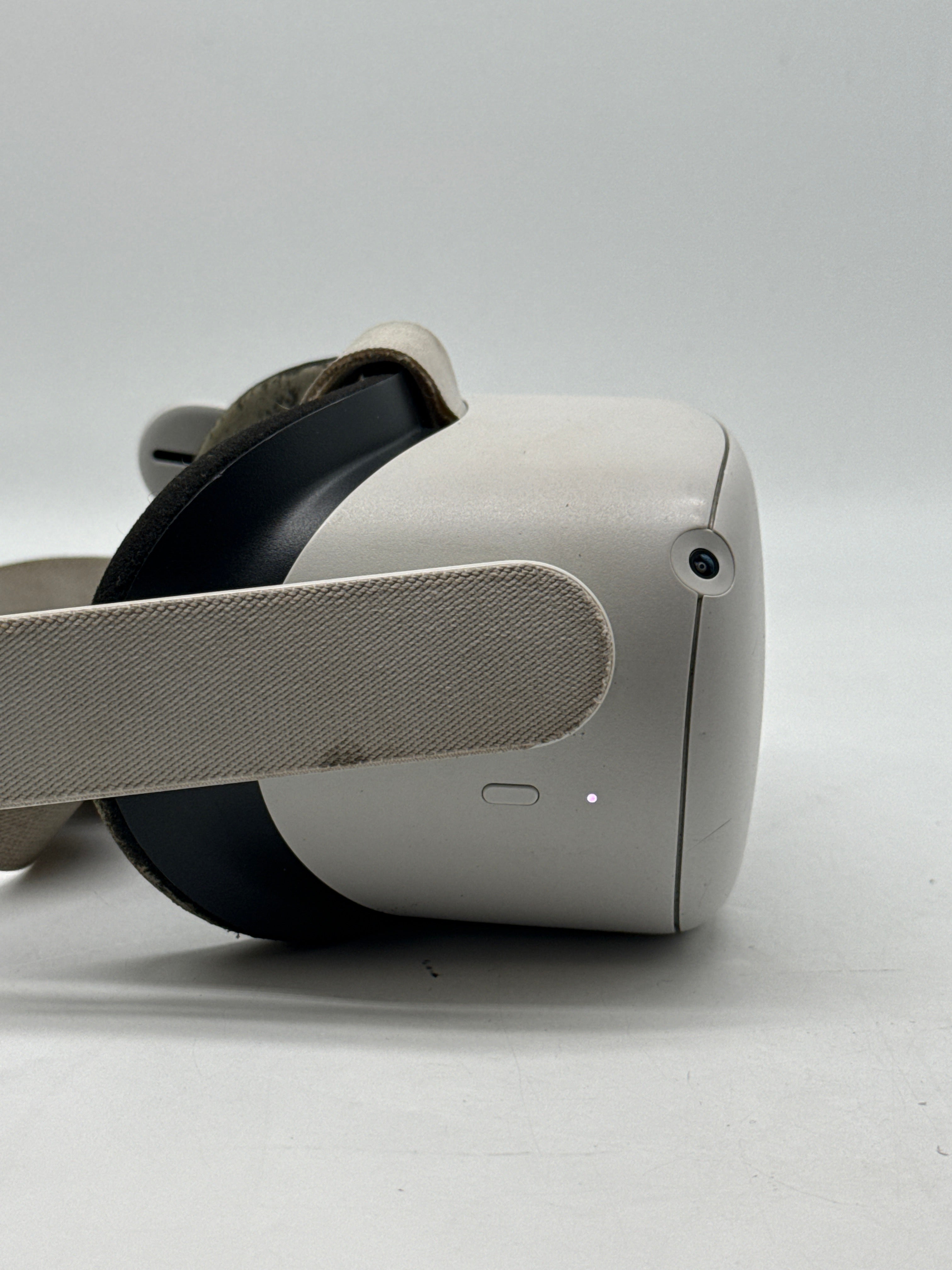 Meta Oculus Quest 2 64 GB VR Headset White - For Parts
