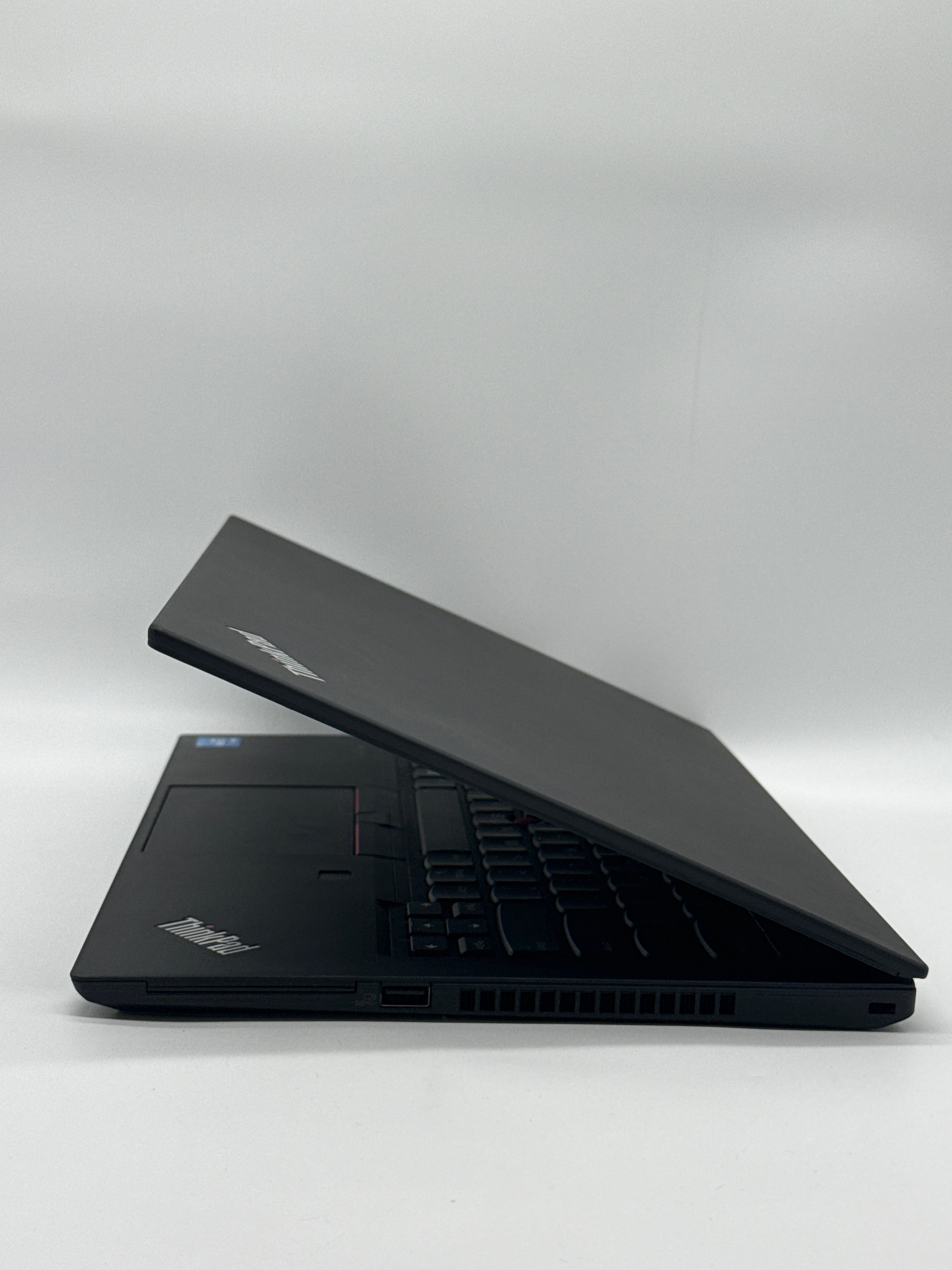 Lenovo ThinkPad T14 Gen 2 i5 16GB RAM 256GB SSD - Remote Management Enabled