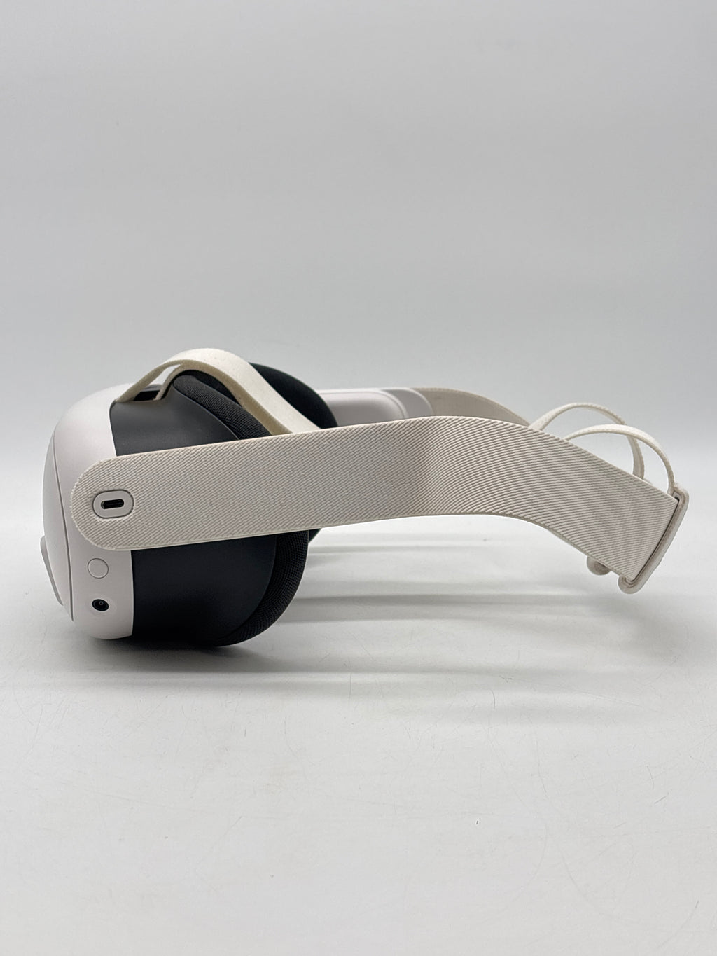 Meta Quest 3 4K 512GB Standalone VR Headset White Used with Box