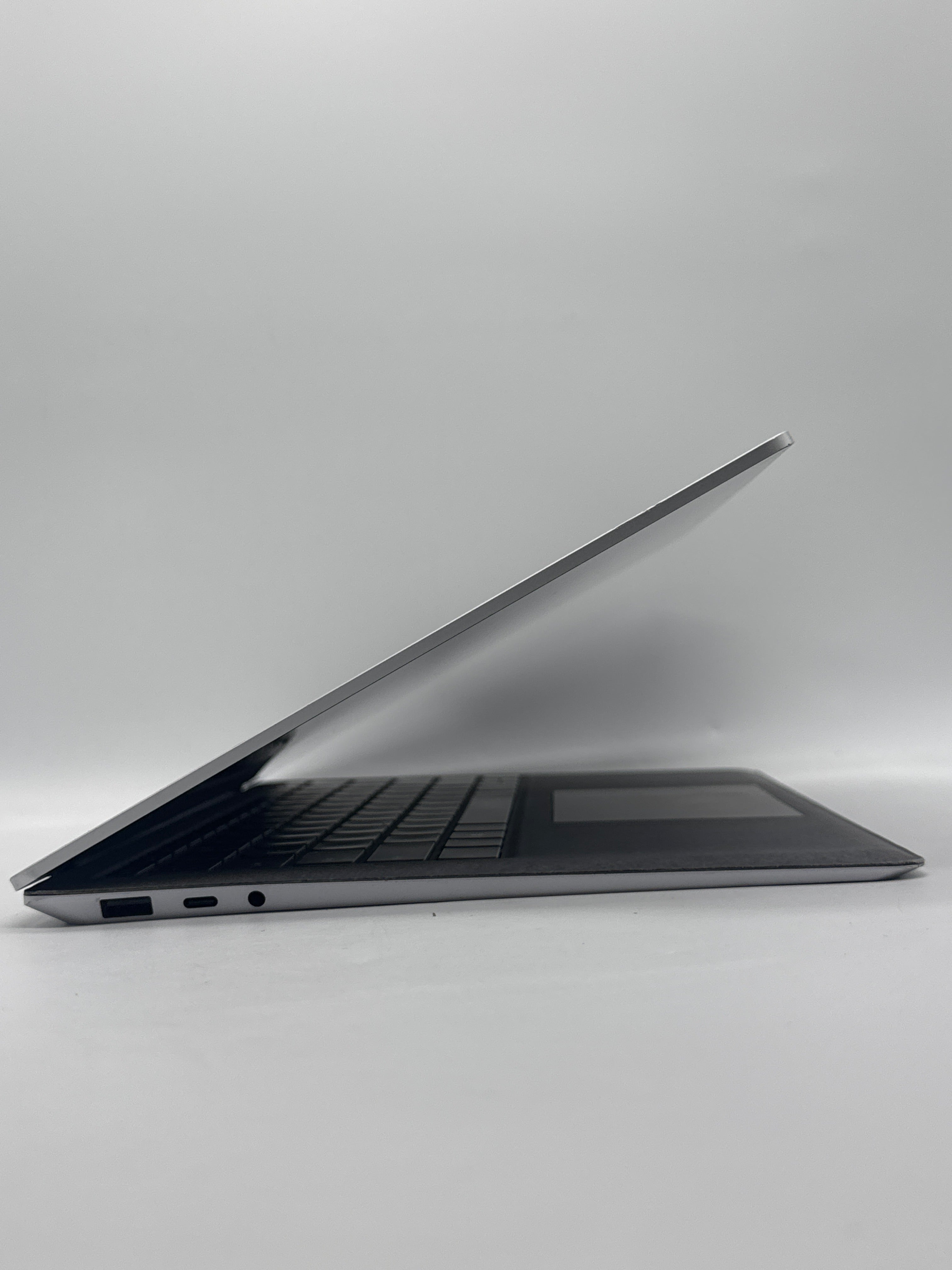 Microsoft Surface 1867 Touch i5-1035G7 8GB RAM 128GB SSD - Used