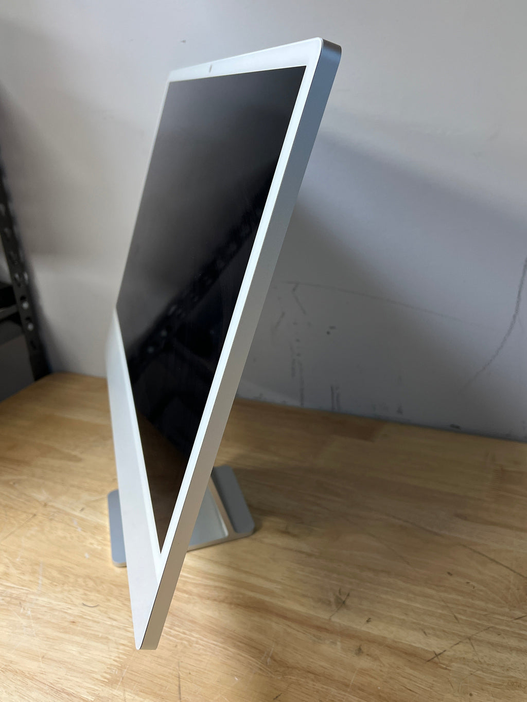 Apple iMac 24" Apple M4 16GB RAM 256GB SSD 10-Core GPU Silver MWUU3LL/A