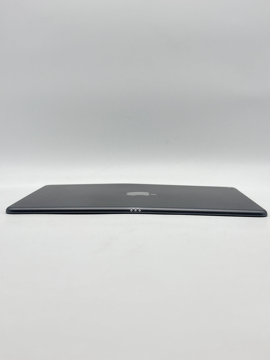 Apple iPad Air 3rd Gen 10.5 in A2152 64GB Space Gray Wi-Fi - For Parts (Read DESC)