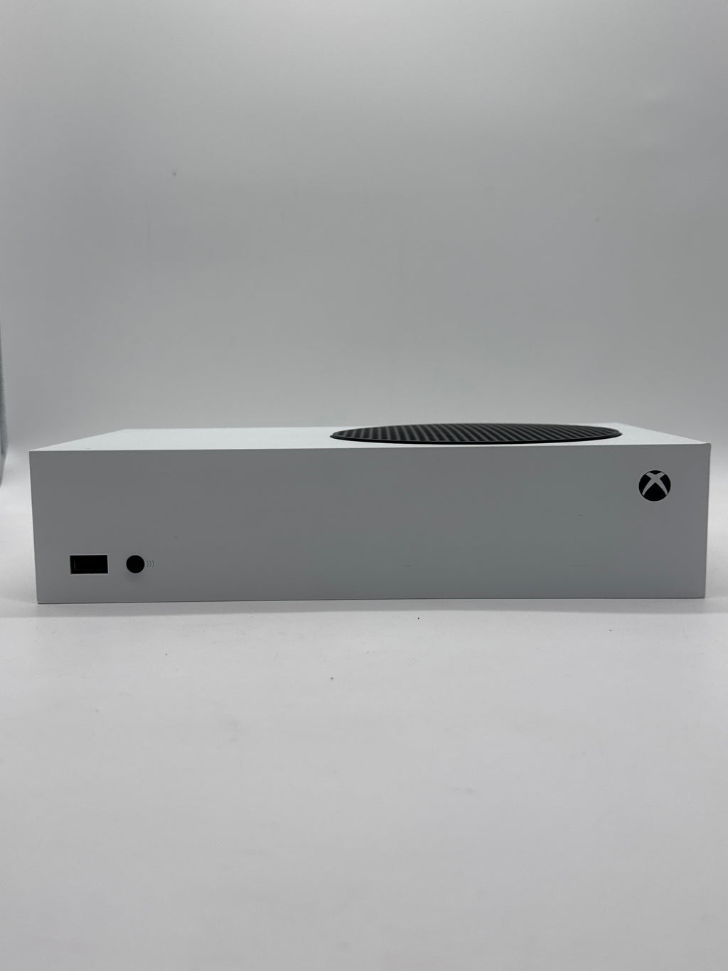 Microsoft Xbox Series S (1884) 2020 512GB - Used (Back Case Clip broken)