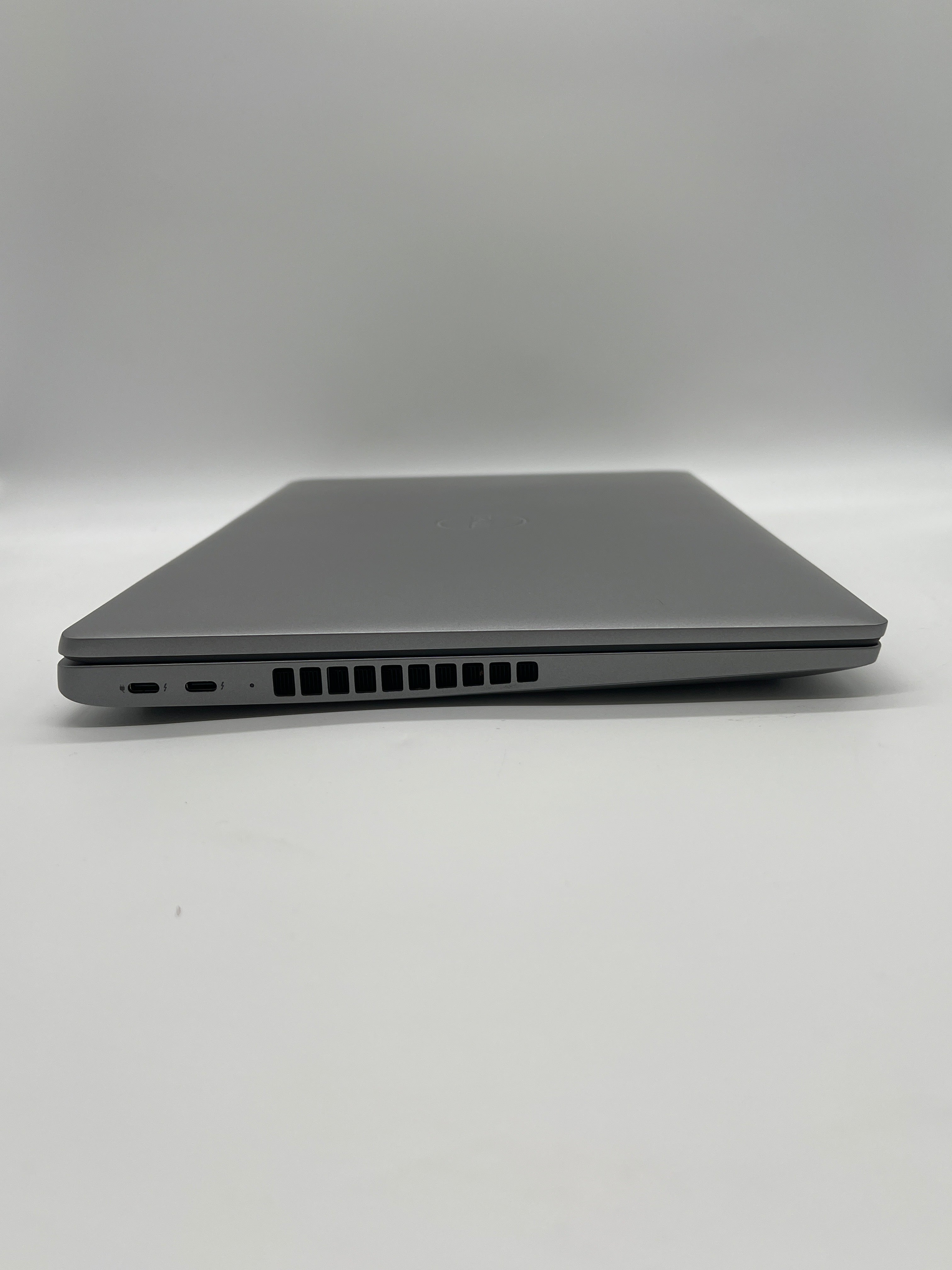Dell Latitude 5550 15.6” Core Ultra 7 165U 32GB RAM 512GB SSD Silver Used