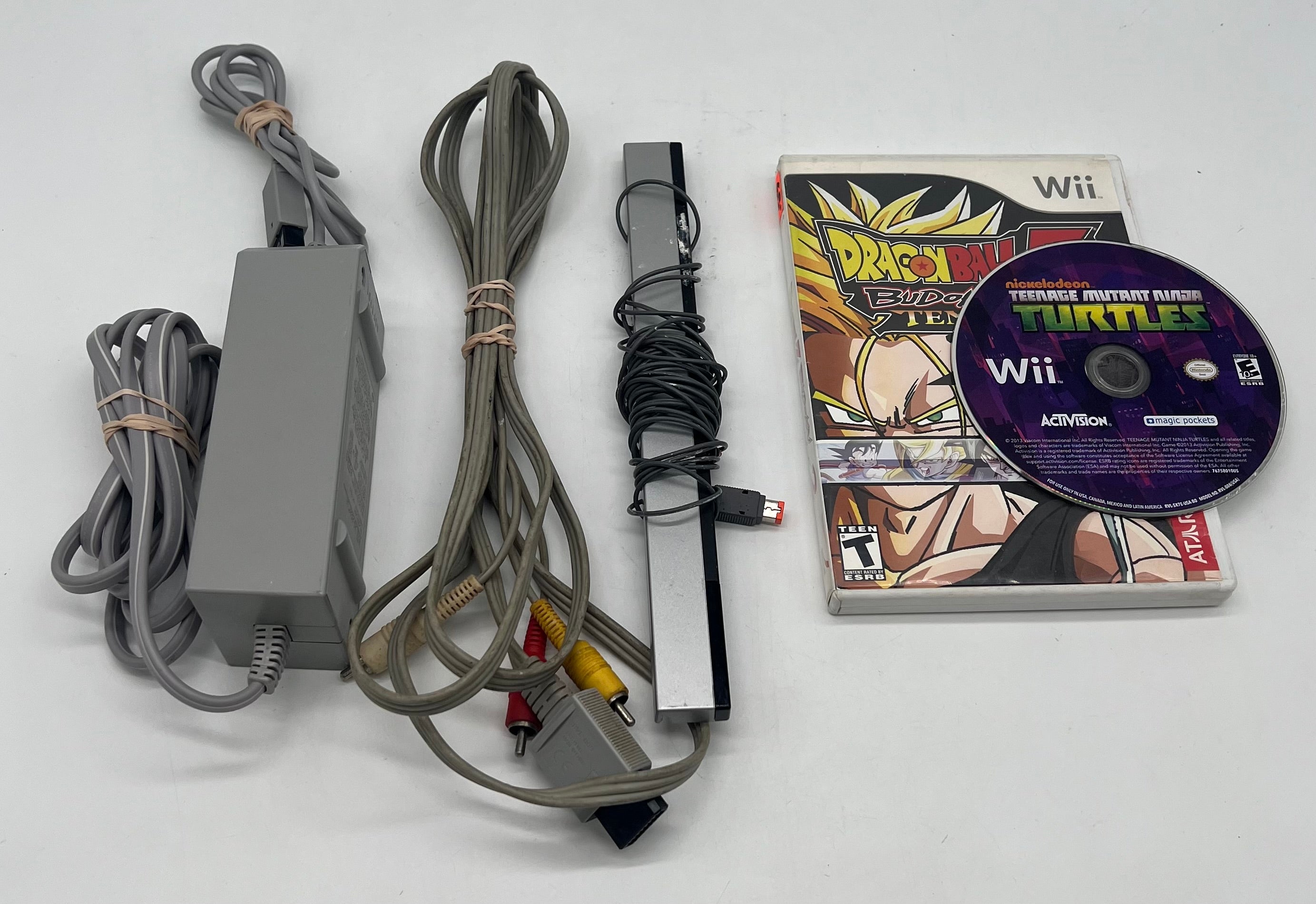 Nintendo Wii RVL-001 White w/ Accessories - Used