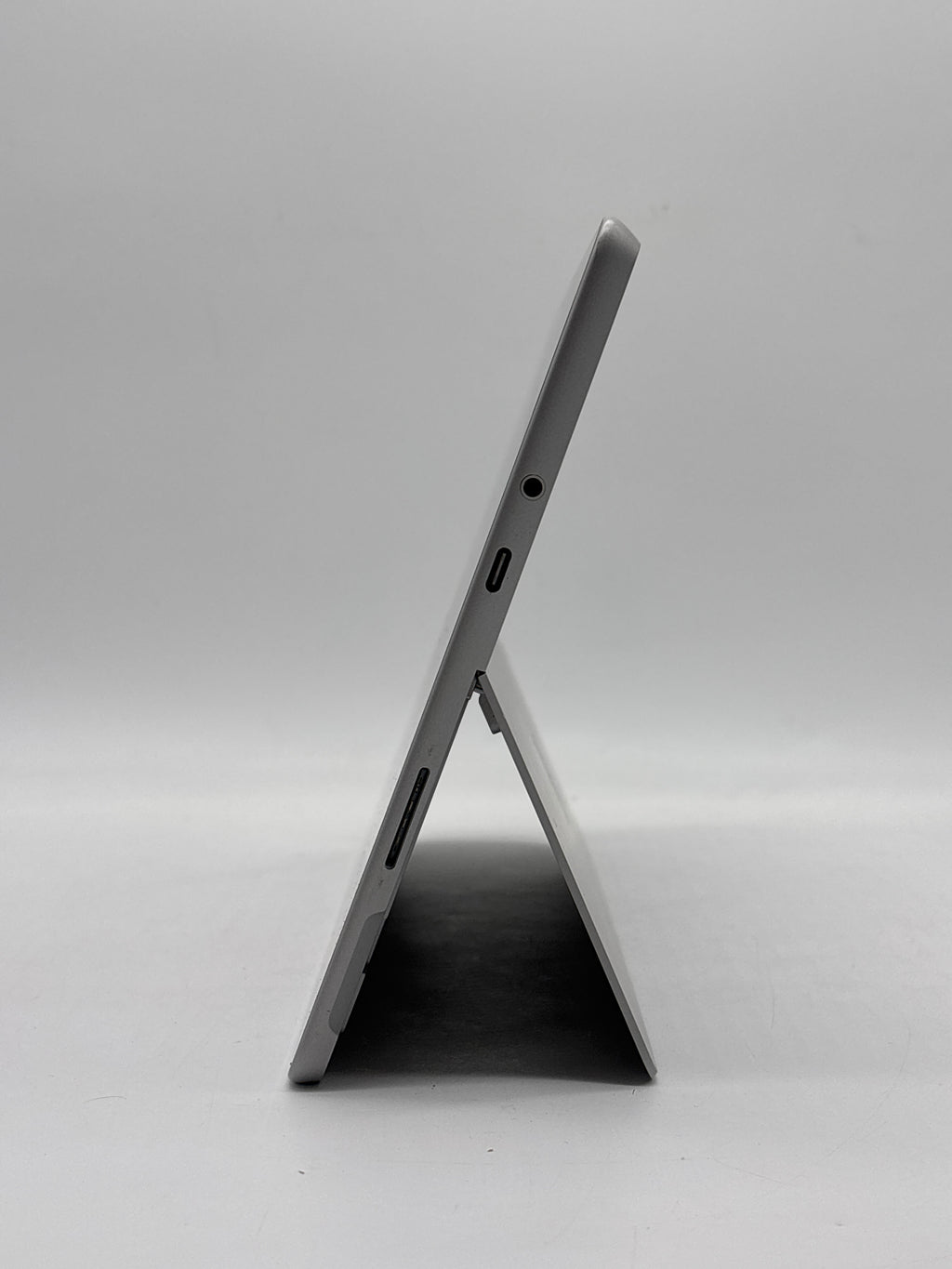 Microsoft Surface Go 1824 10" Intel Pentium 4415Y 8GB 128GB SSD - Used