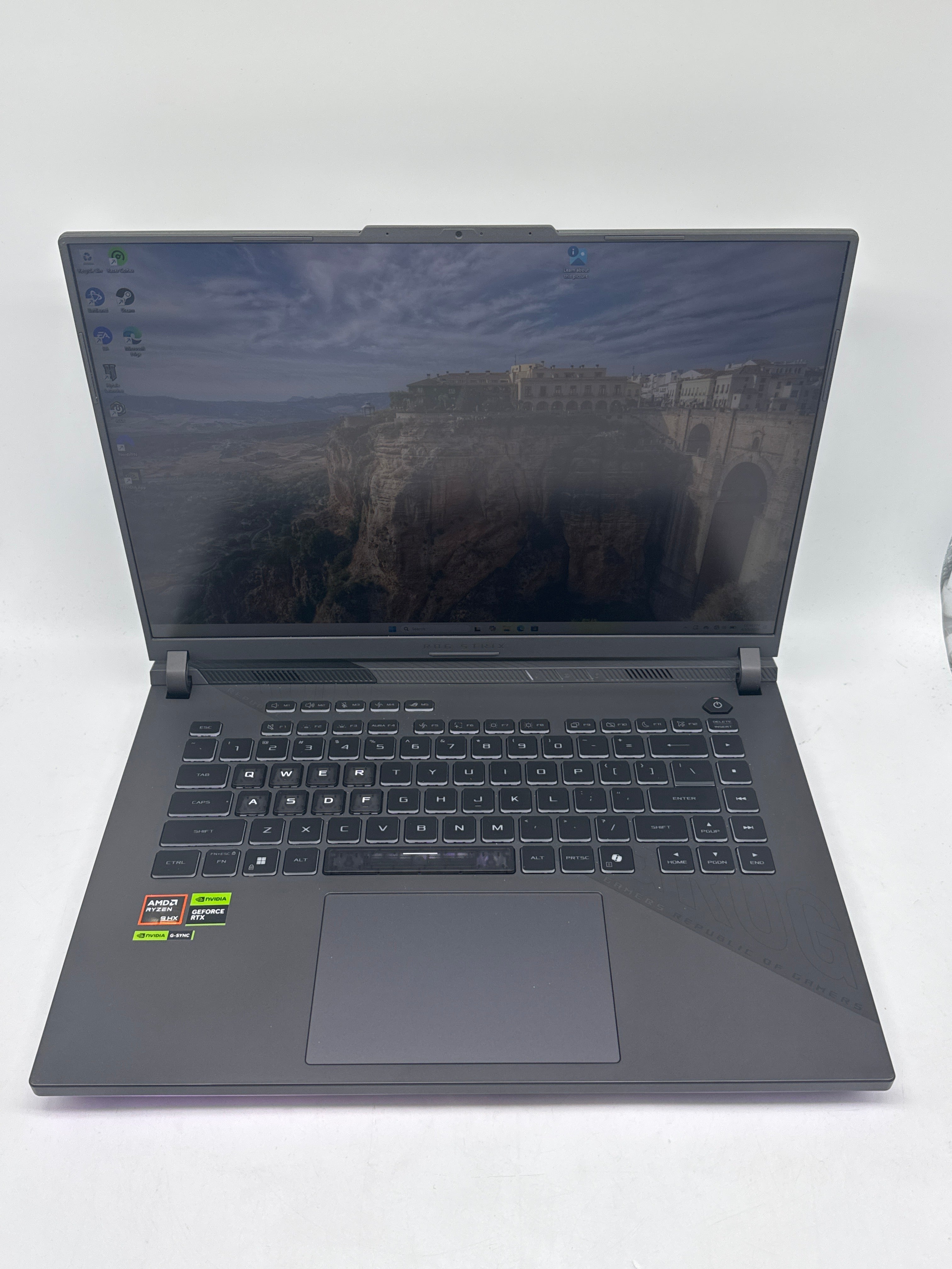 Asus ROG Strix G614PR 16" Ryzen 9 8940HX 16GB RAM 1TB SSD GeForce RTX 5070 Ti
