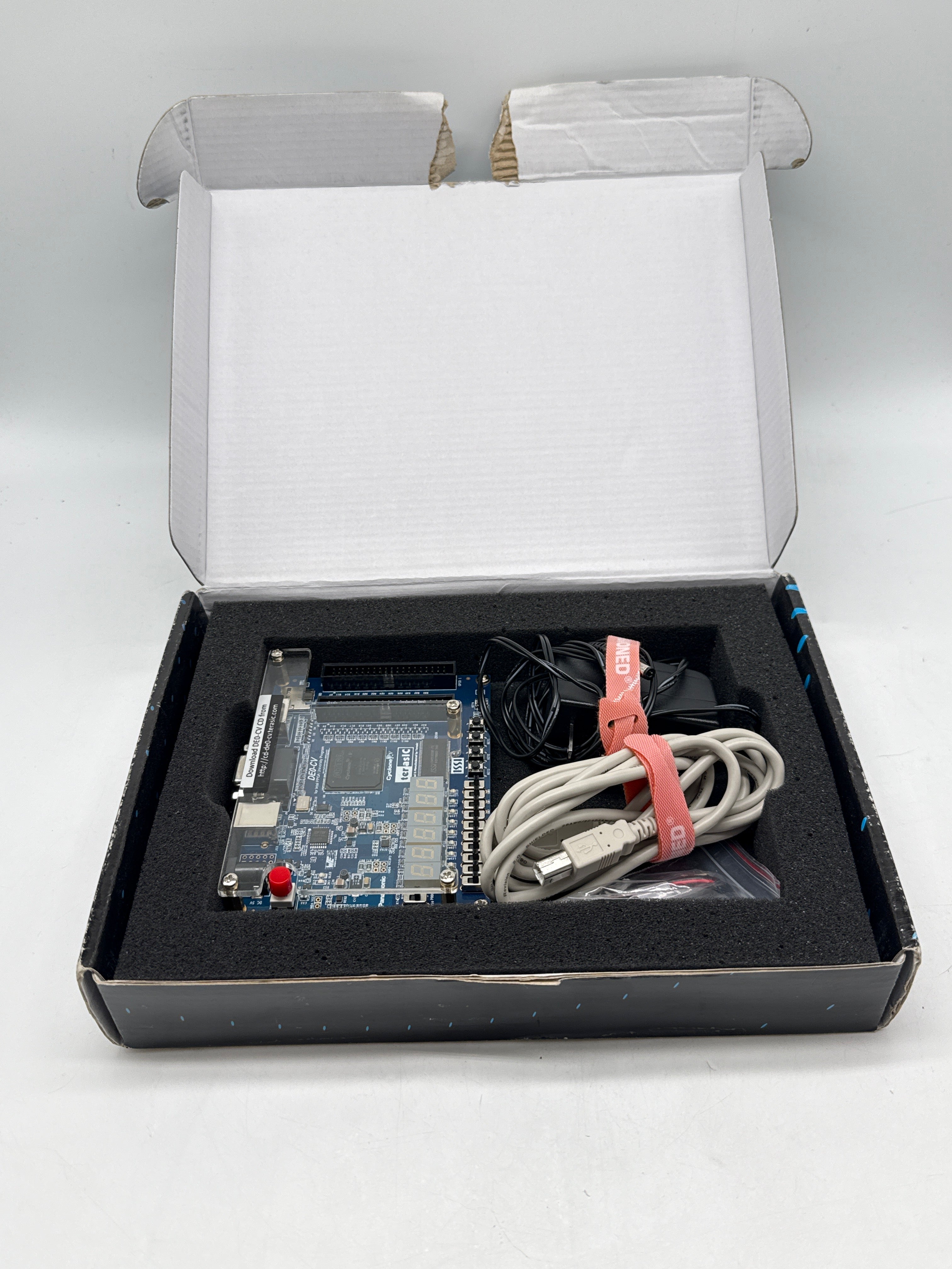 Terasic DE0-CV FPGA Development Board System - Used With Box
