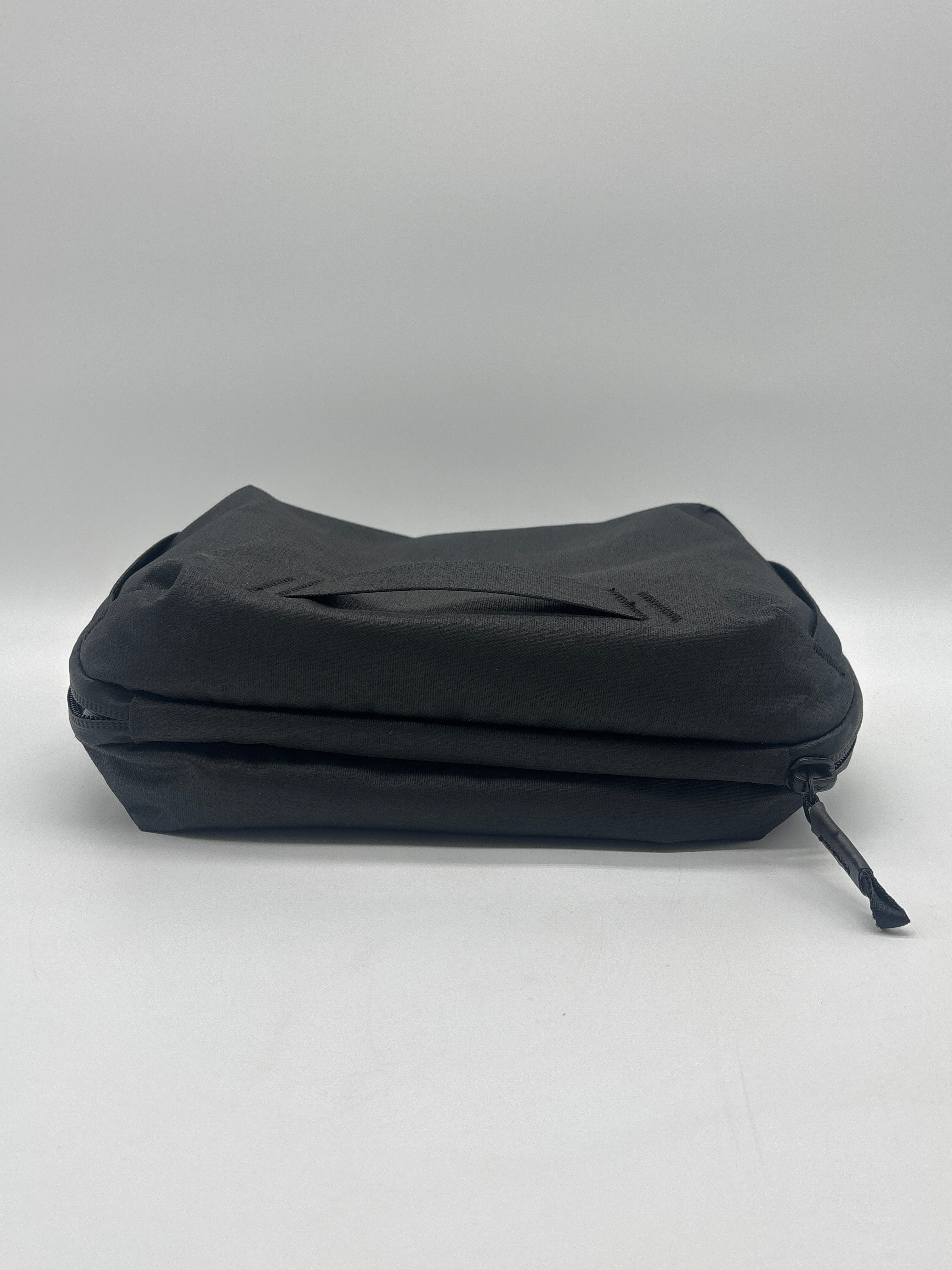 Peak Design Tech Pouch Zippered Organizer Bag Pockets Weatherproof Nylon Black