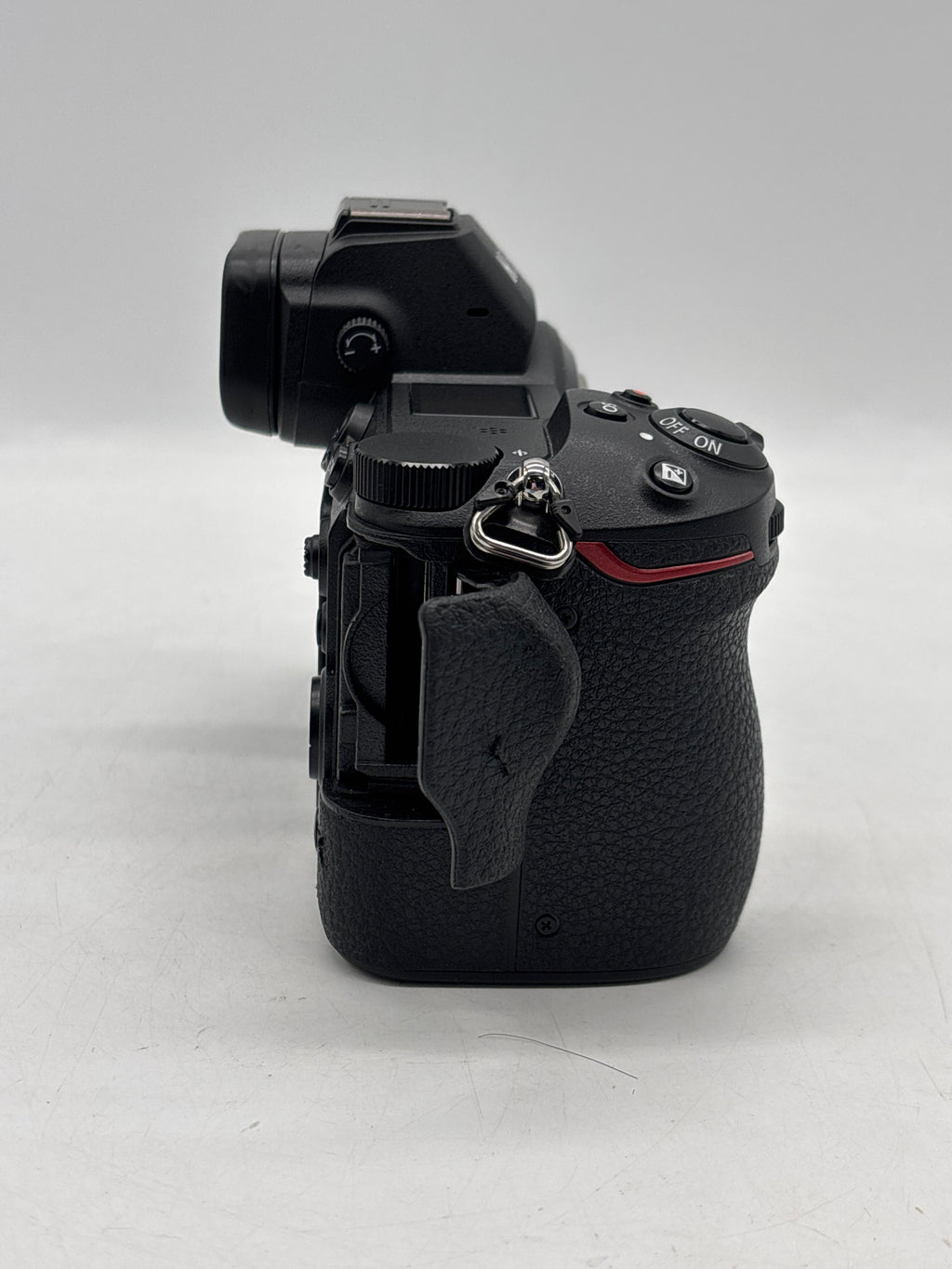 Nikon Z6 Mirrorless w/ NIKKOR Z 24-70mm f/4 S Lens Black - Used