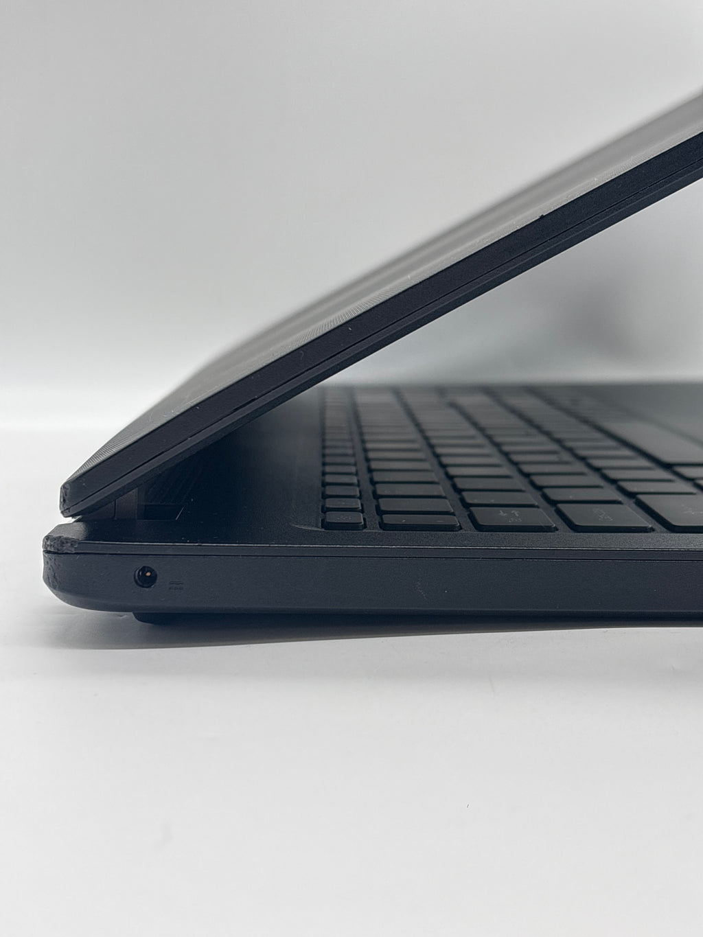 Acer TravelMate P215-51 i5-8250U 8GB RAM 256GB SSD - For Parts (Read DESC)