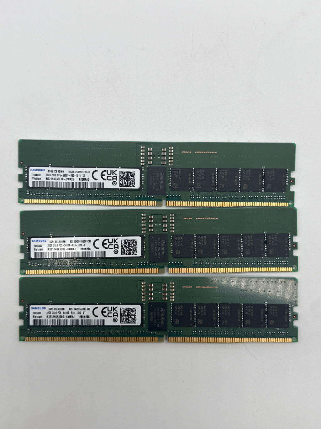 M321R4GA3PB0-CWM SAMSUNG 32GB (1X32GB) 2RX8 PC5-5600B RDIMM MEMORY