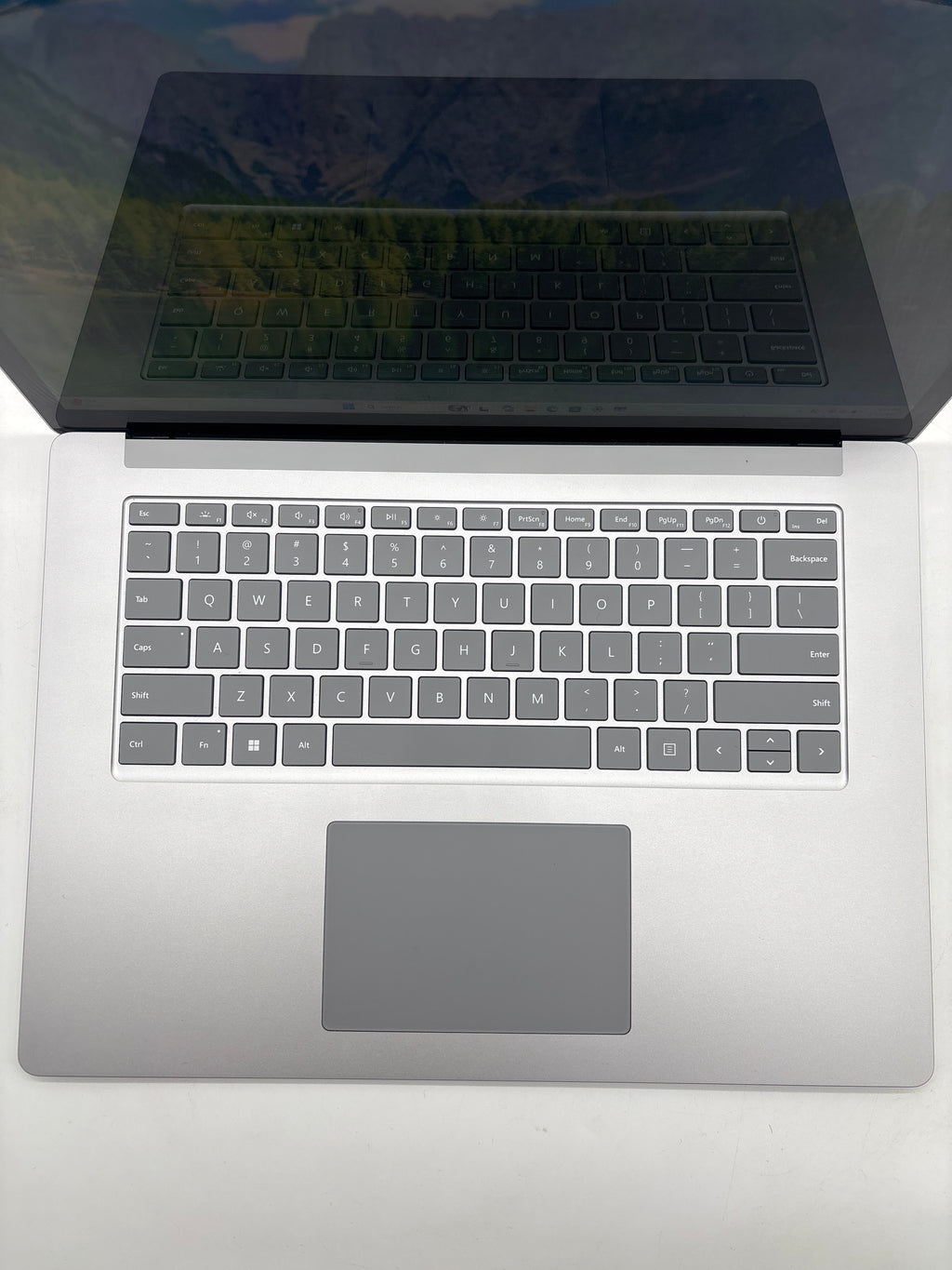 Microsoft Surface Laptop 4 i7-1185G7 8GB RAM 512GB SSD