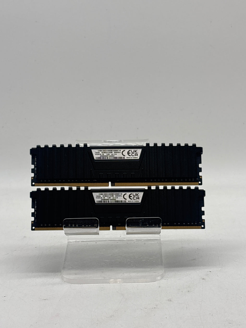 CORSAIR Vengeance LPX 32GB (2x16GB) DDR4 3200MHz CMK32GX4M2E3200C16 Black - Used