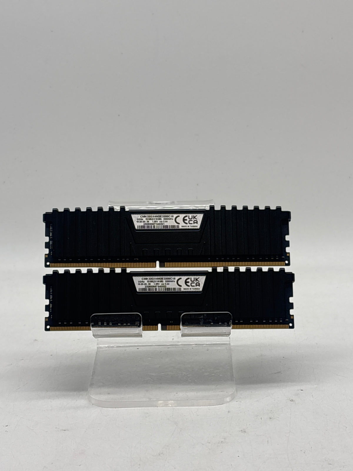 CORSAIR Vengeance LPX 32GB (2x16GB) DDR4 3200MHz CMK32GX4M2E3200C16 Black - Used
