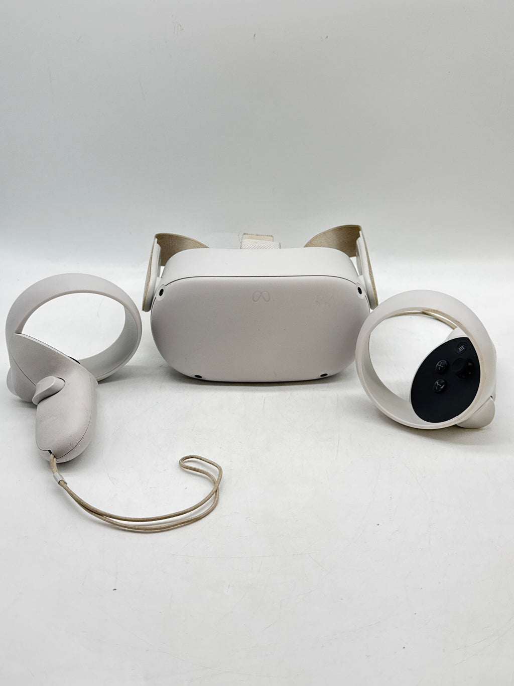 Meta Quest 2 128GB VR Headset White KW49CM - For Parts