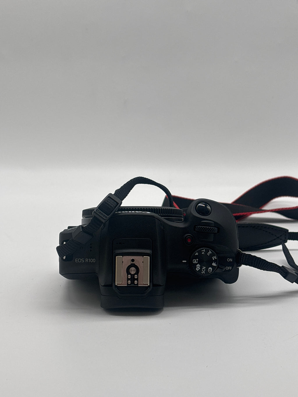 Canon EOS R100 Mirrorless Camera with RF-S 18-45mm Lens Black - Used
