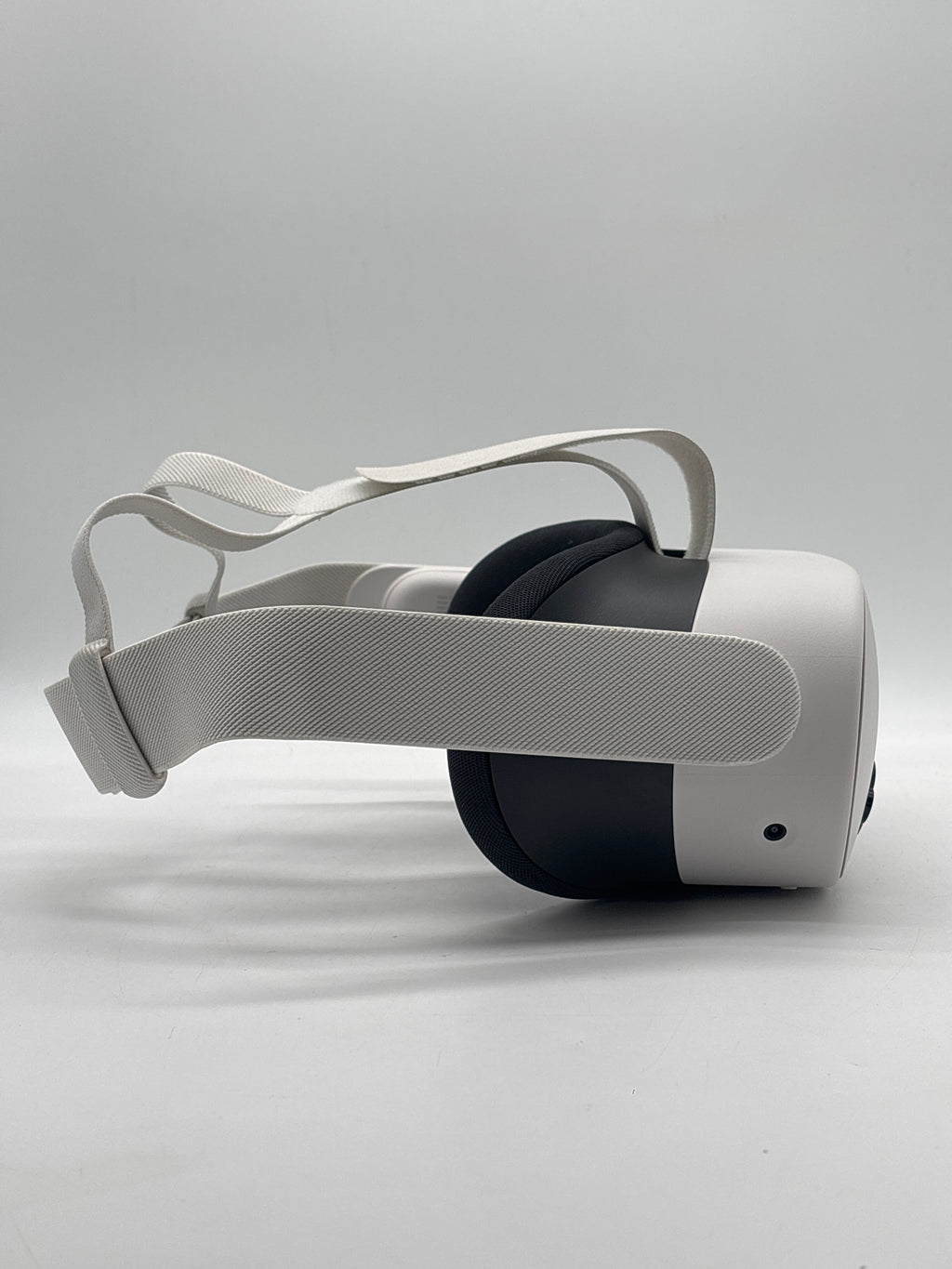 Meta Quest 3s 128GB Standalone VR Headset White - Used with Box