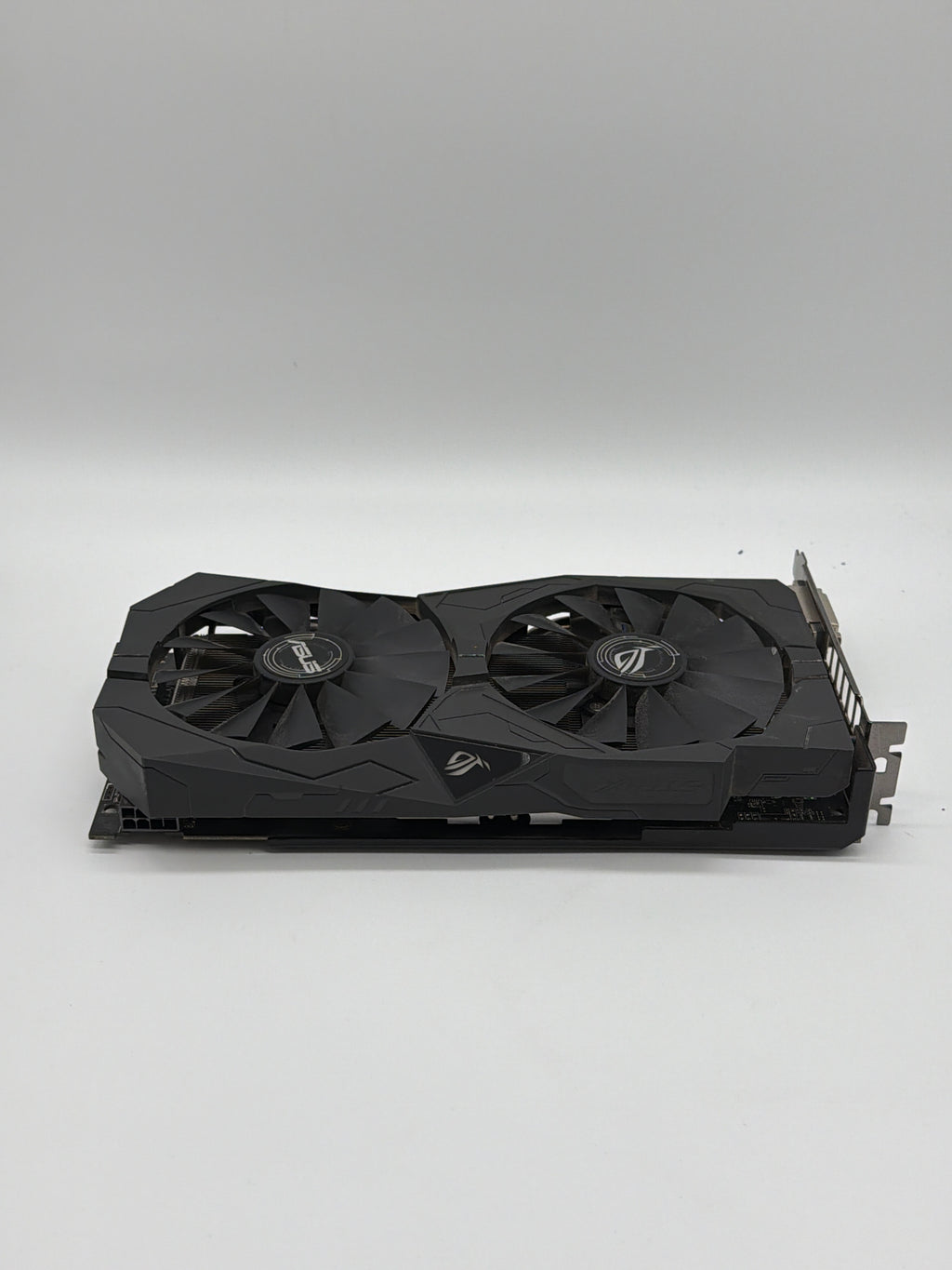 ASUS Radeon RX 570 4GB GDDR5 Graphics Card (ROG-STRIX-RX570-O4G-GAMING) - Used - Black