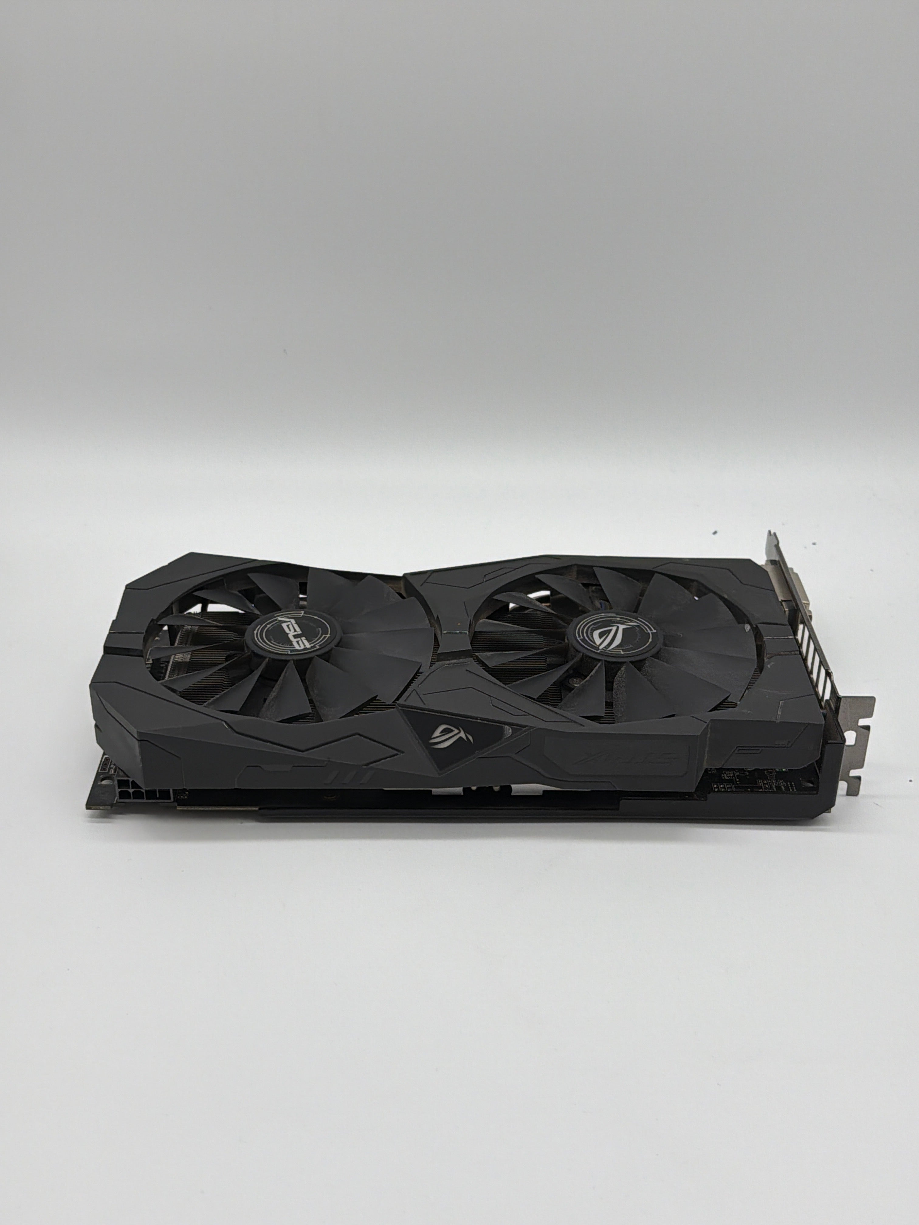 ASUS Radeon RX 570 4GB GDDR5 Graphics Card (ROG-STRIX-RX570-O4G-GAMING) - Used - Black