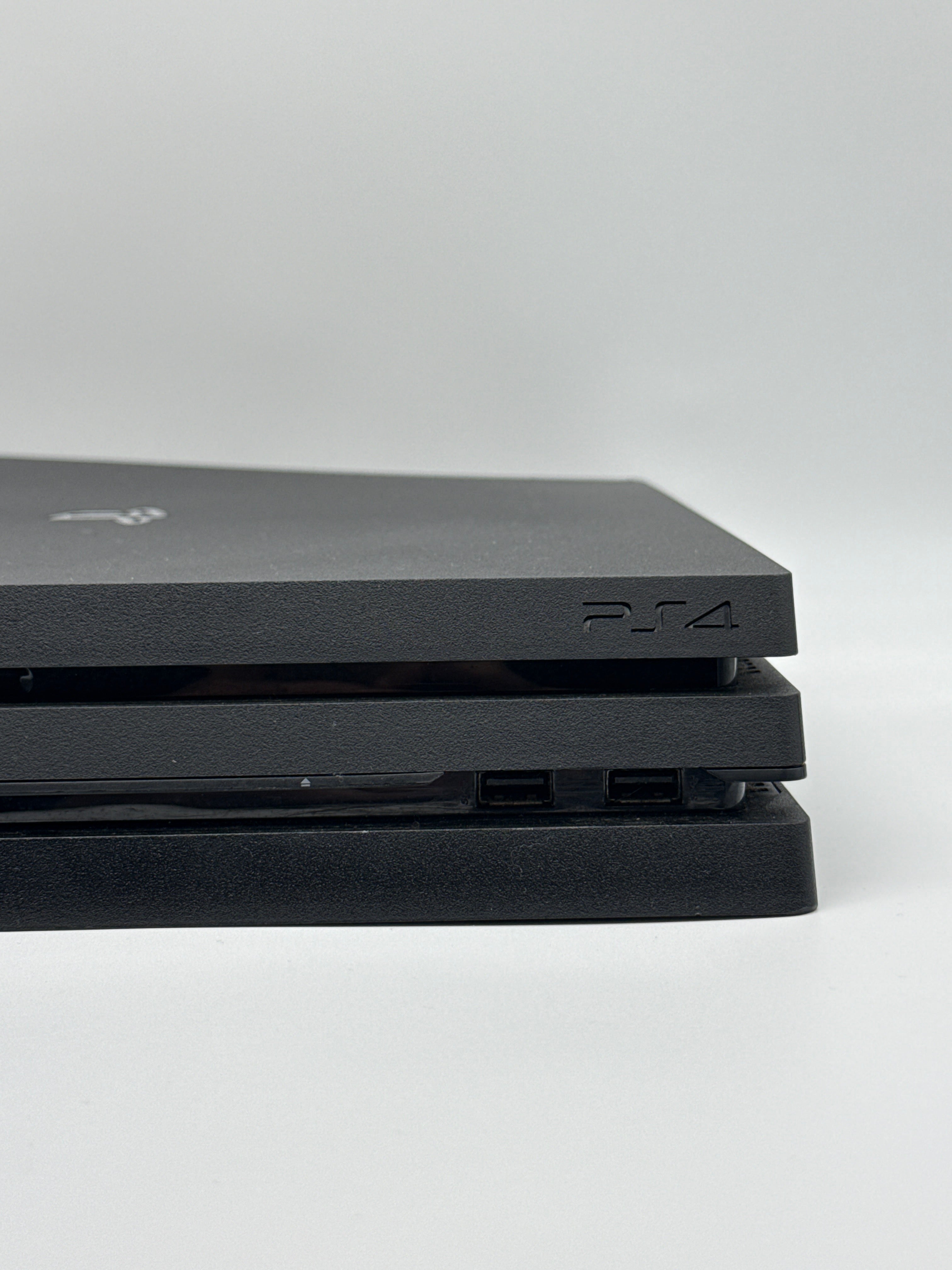 Sony PlayStation 4 Pro 1TB Black Console only - for Parts (READ)