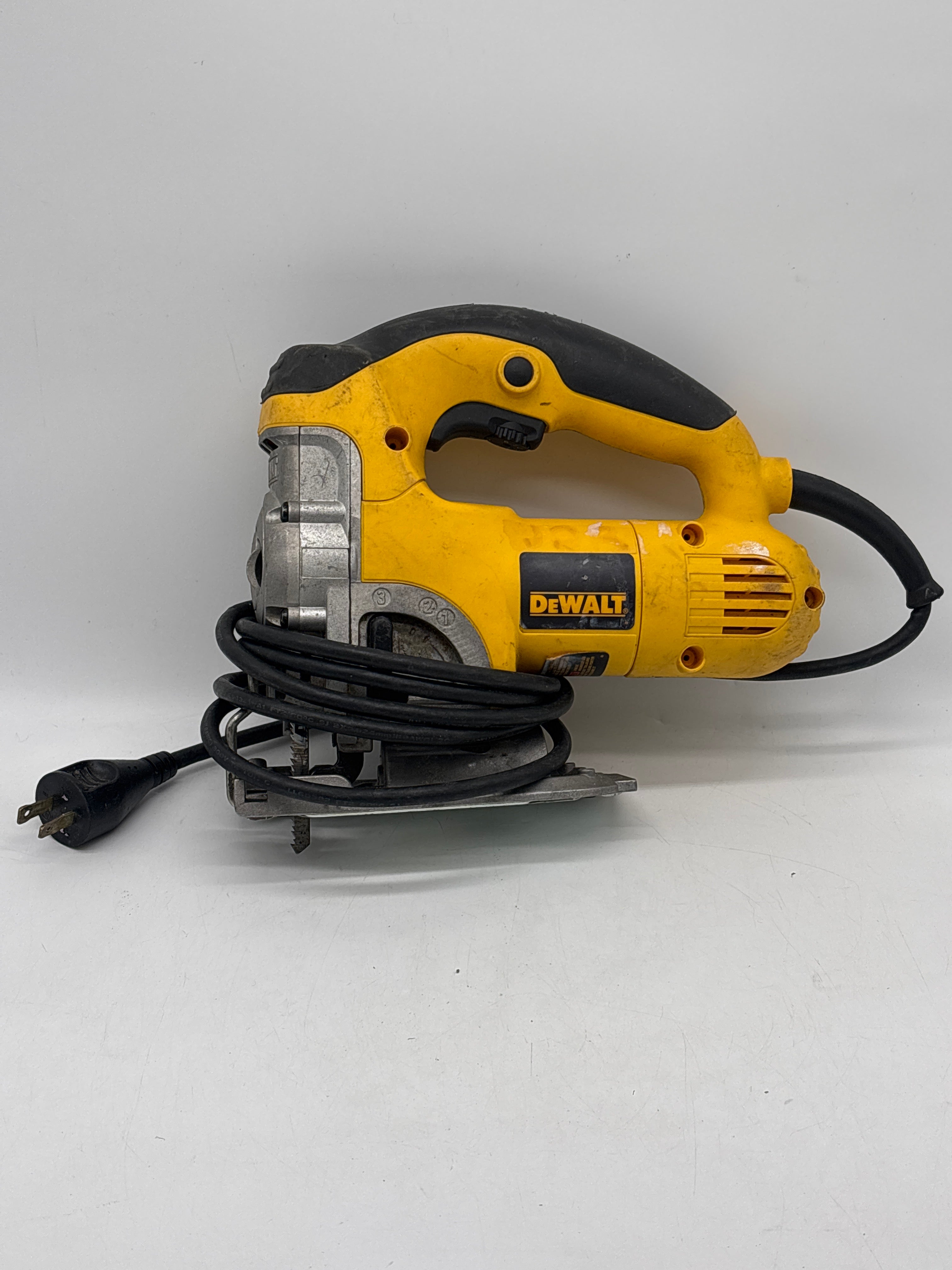 DeWalt DW331 Corded Jigsaw Used