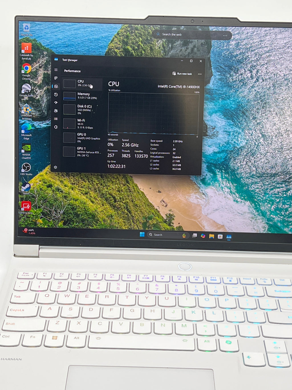 Lenovo Legion 7 16IRX9 16 inch i9-14900HX 32GB 1TB RTX 4070 White
