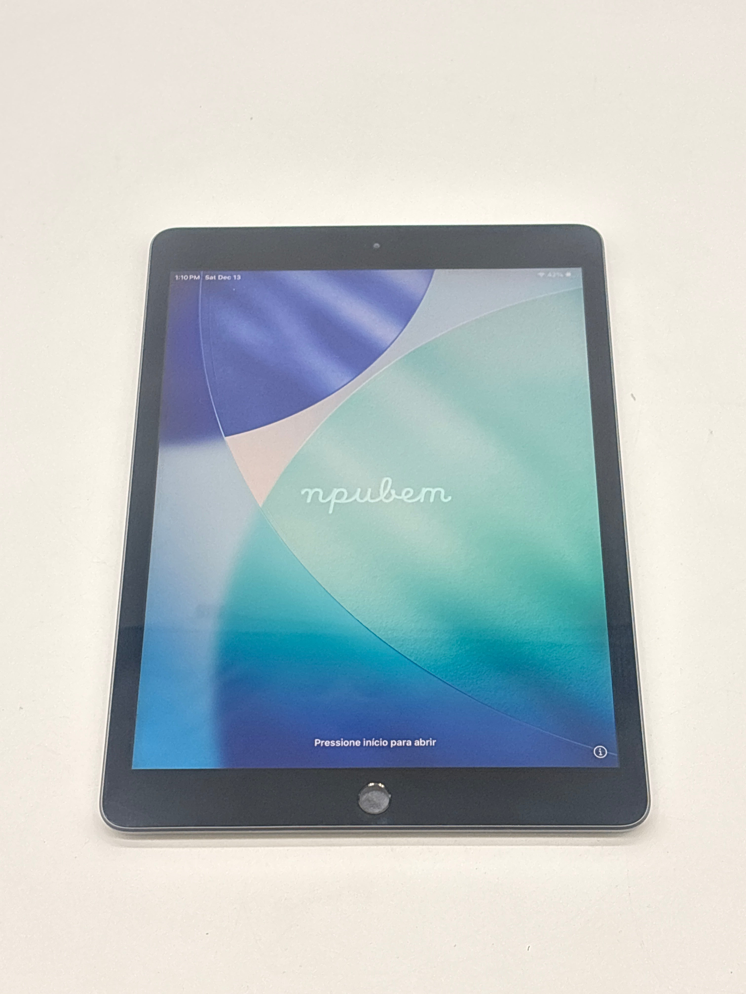 Apple iPad (8th Gen) 128GB Space Gray Unlocked Used