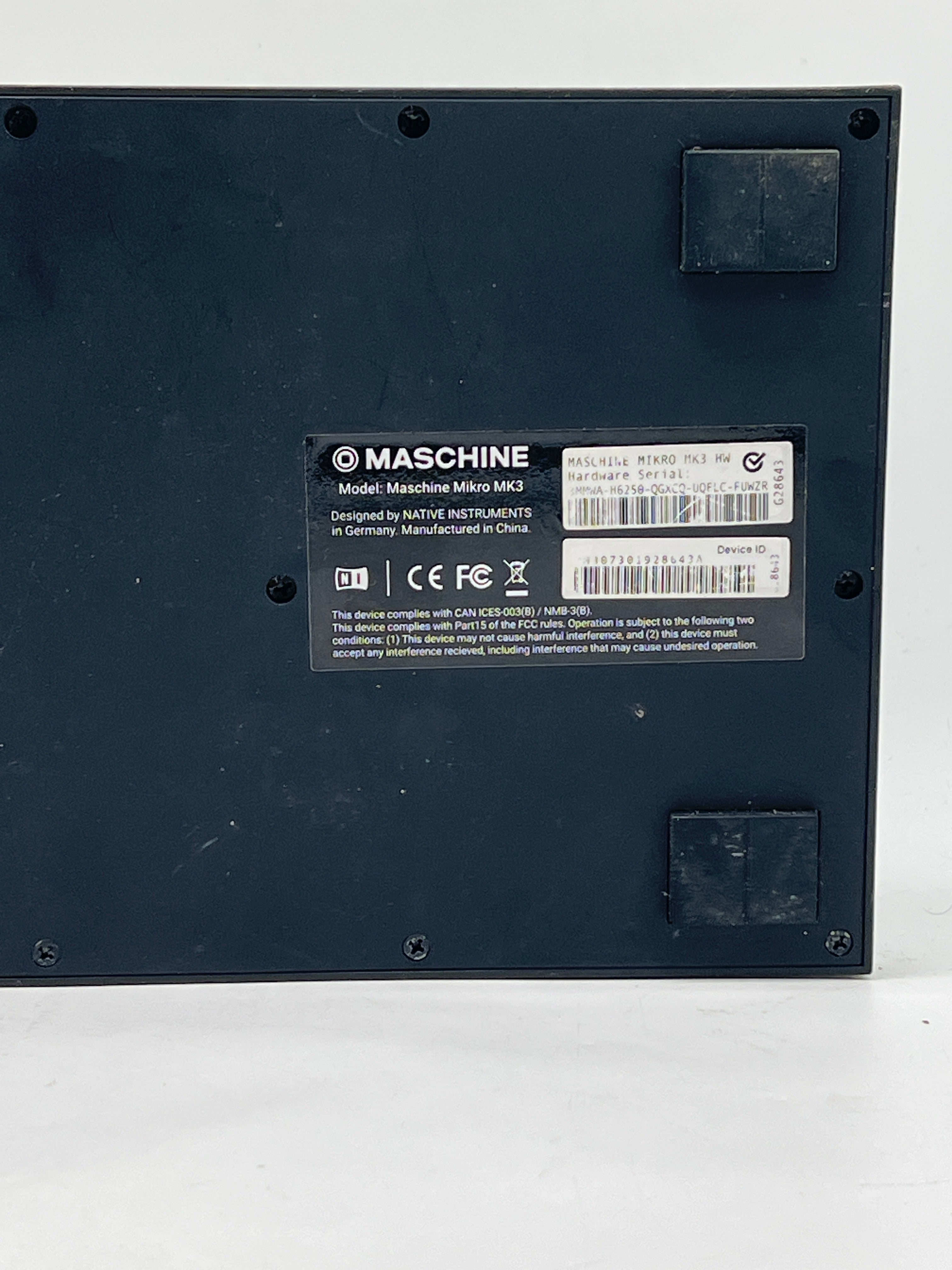 MASCHINE MIKRO MK3 Portable MIDI Interface - Used