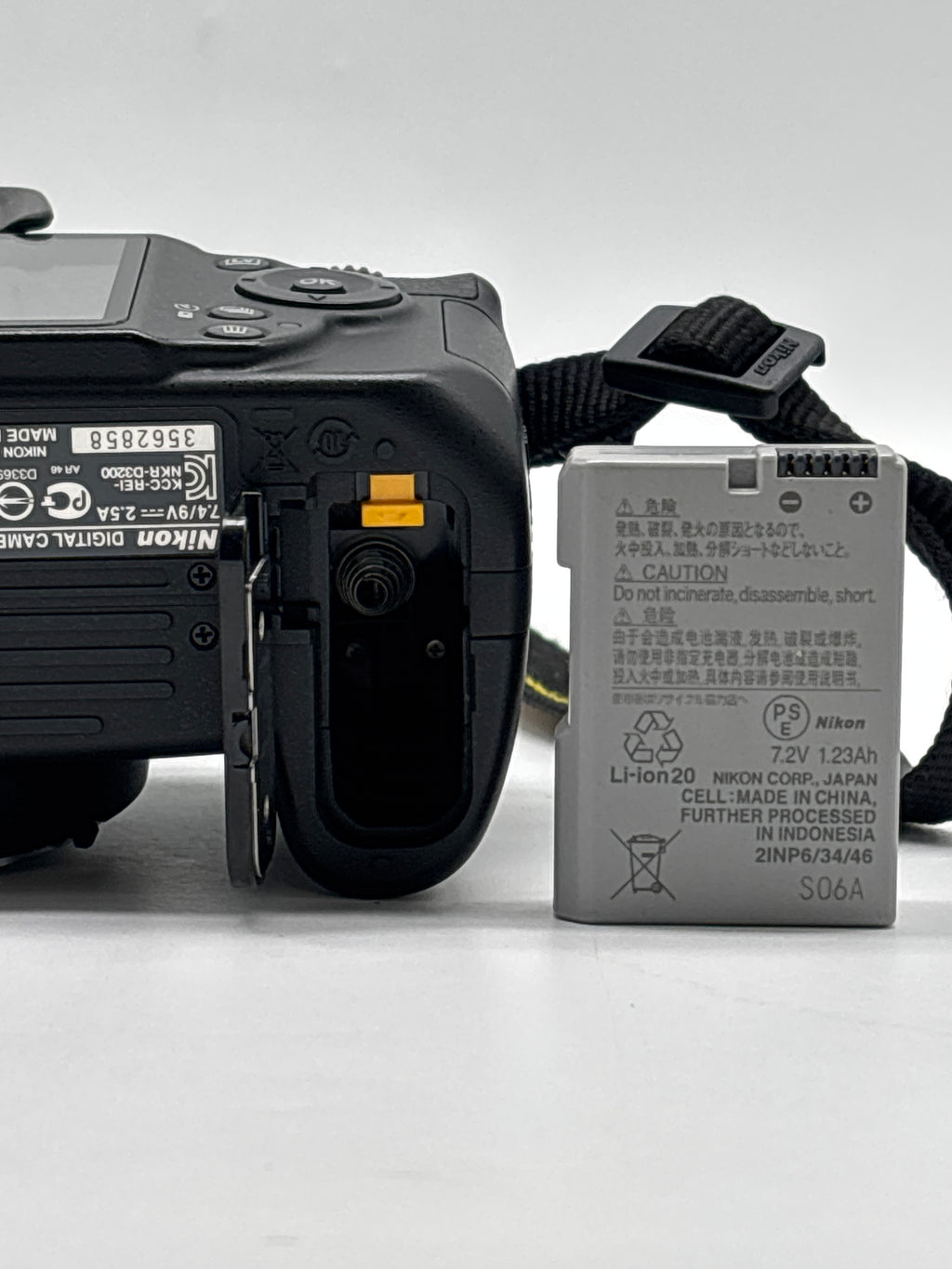 Nikon D3200 24.2MP DSLR Camera with 18-55mm Lens Black - Used